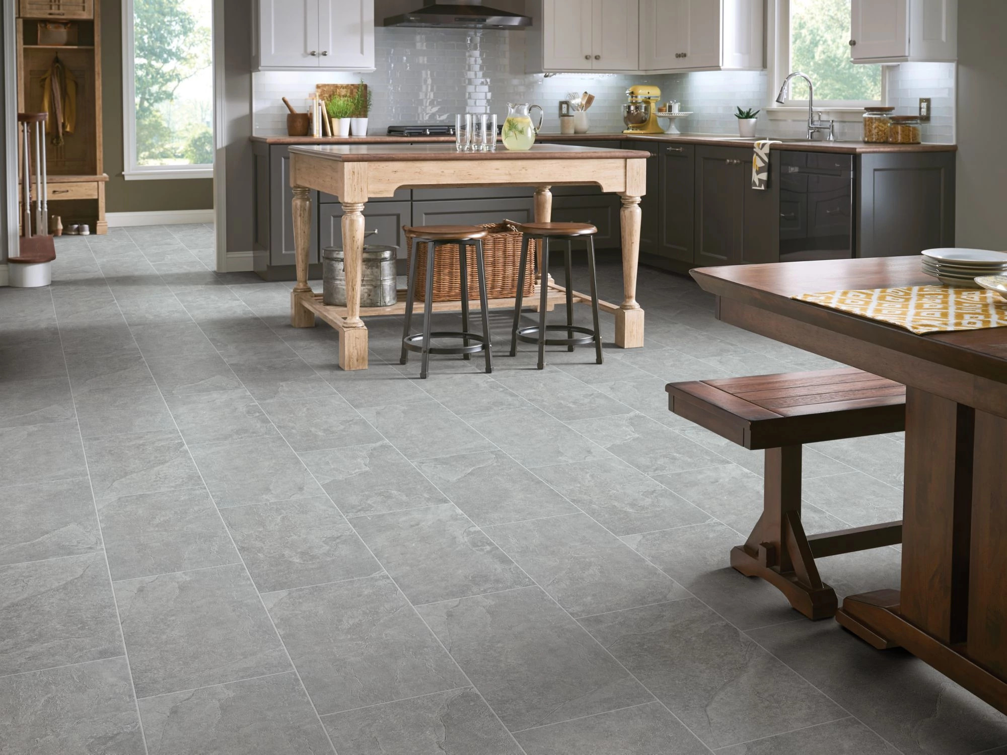 CROWN MOSAIC SMOKE ROOM