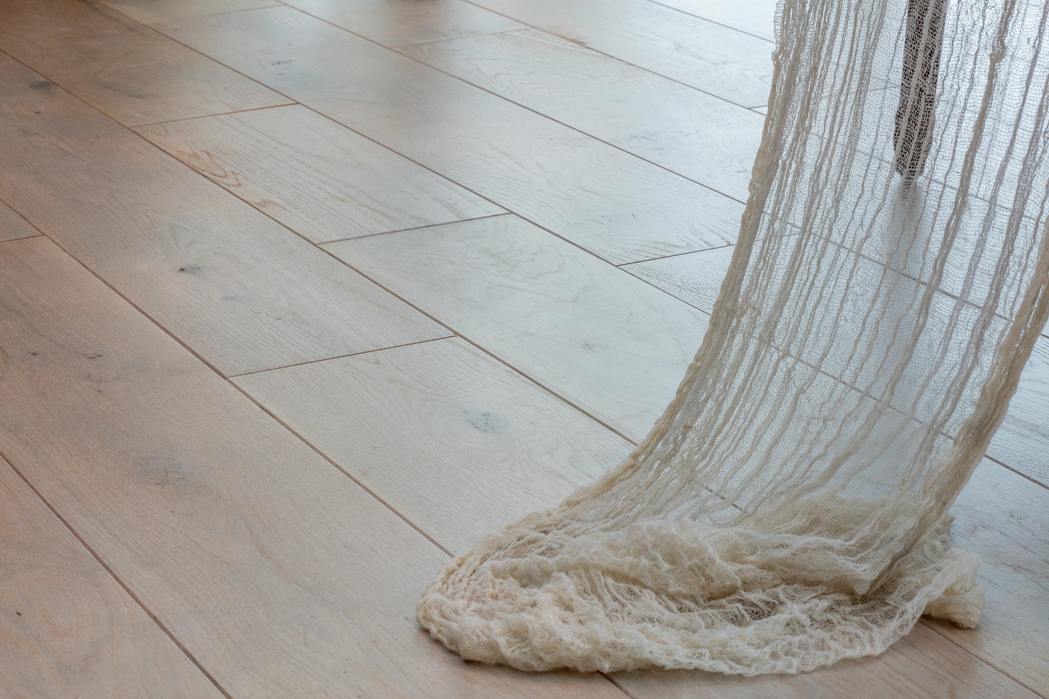 METALLICS II PEARL ROOM in room