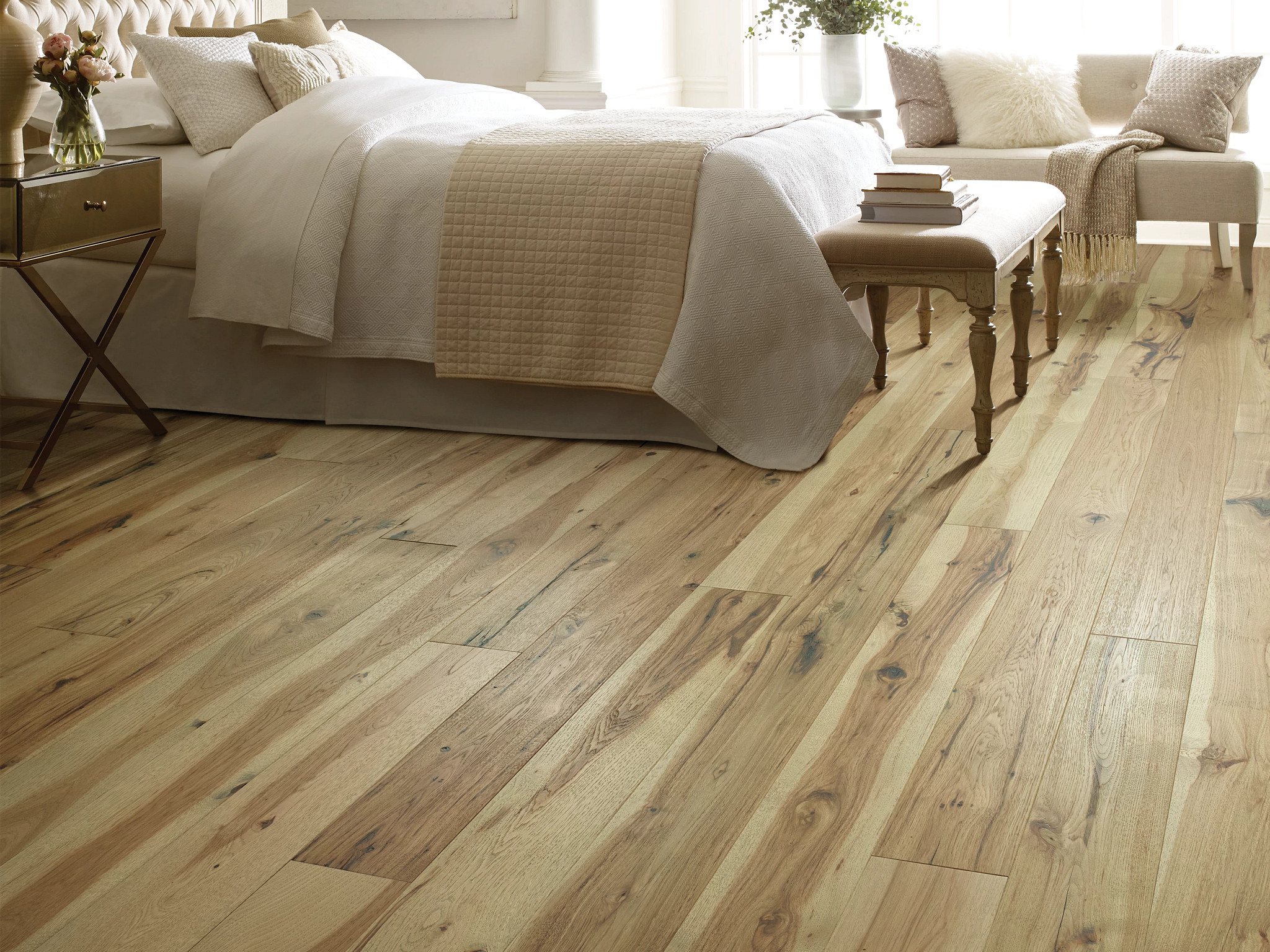 REFLECTIONS HICKORY LUMINOUS ROOM