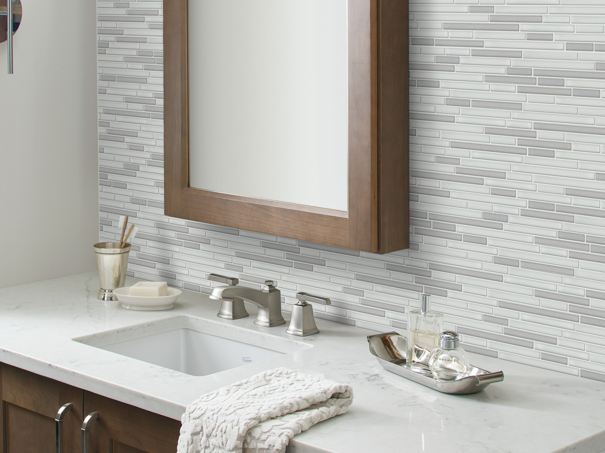 CHROMATIC CENTURY STACK MOSAIC WHITE ROOM