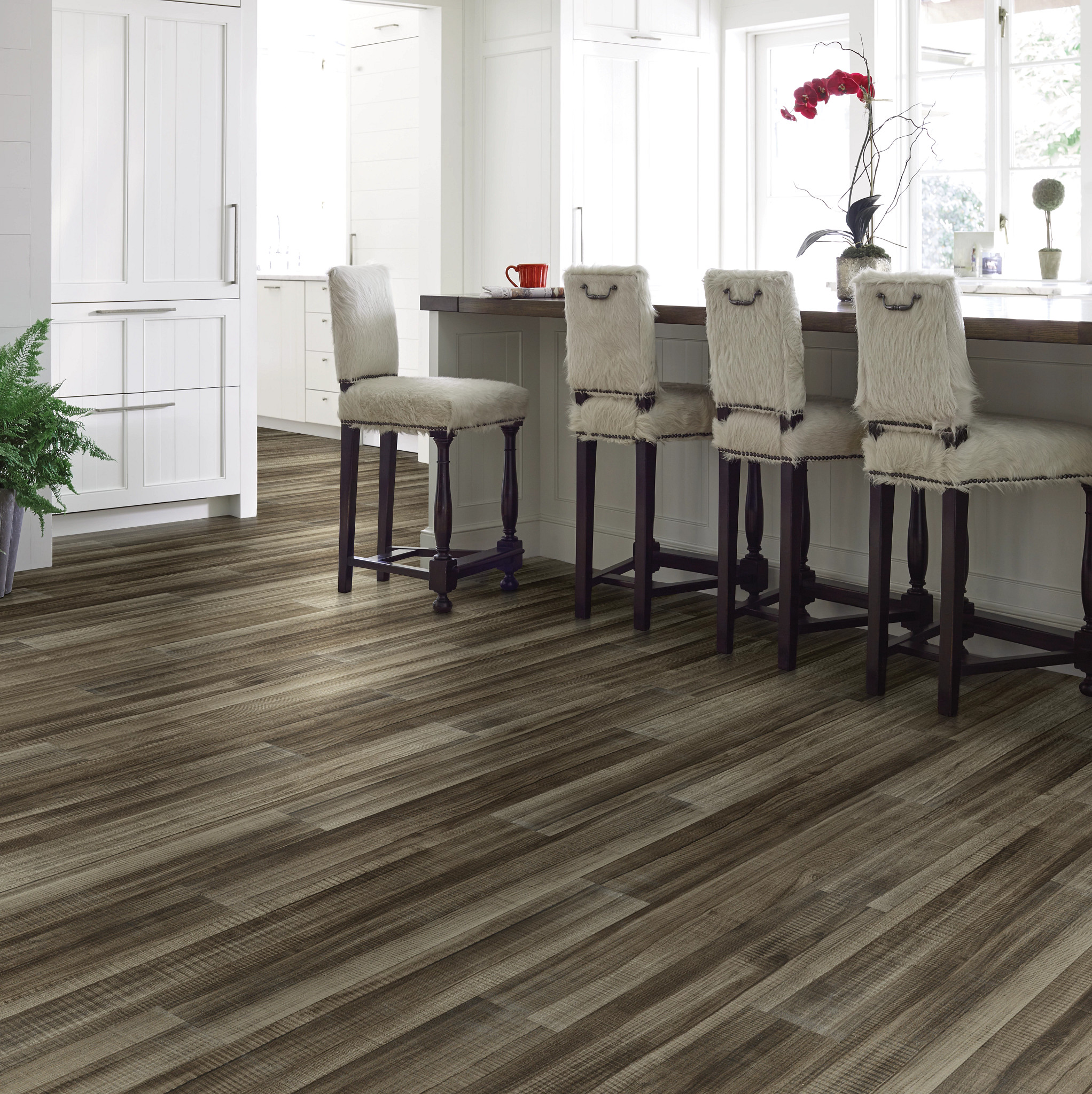 SYMBIOTIC-20-5M303-BRONZITE-07004-room-image