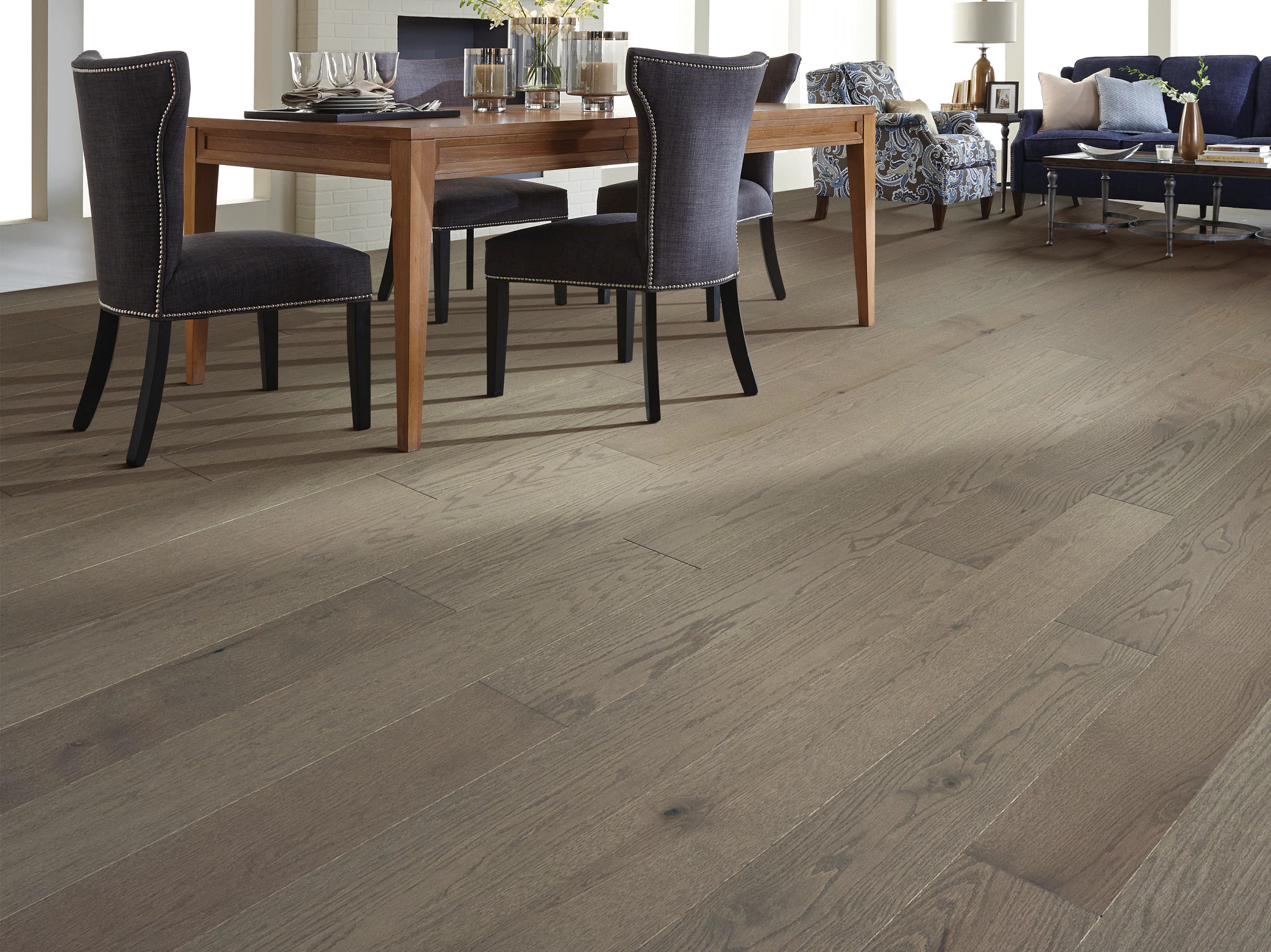 EXPLORATION OAK JOURNEY ROOM