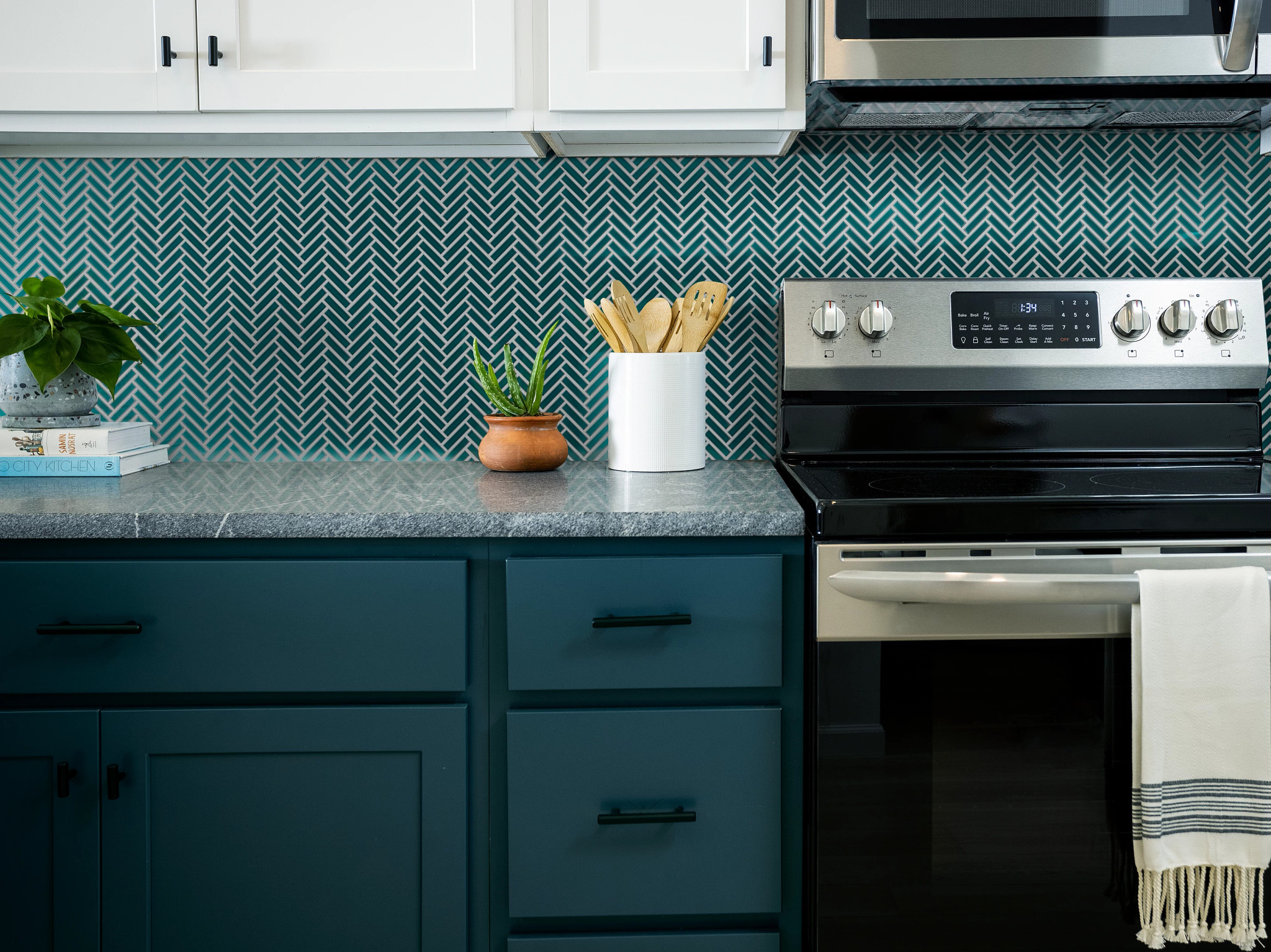 ASCENDANT HERRINGBONE VIRIDIAN ROOM