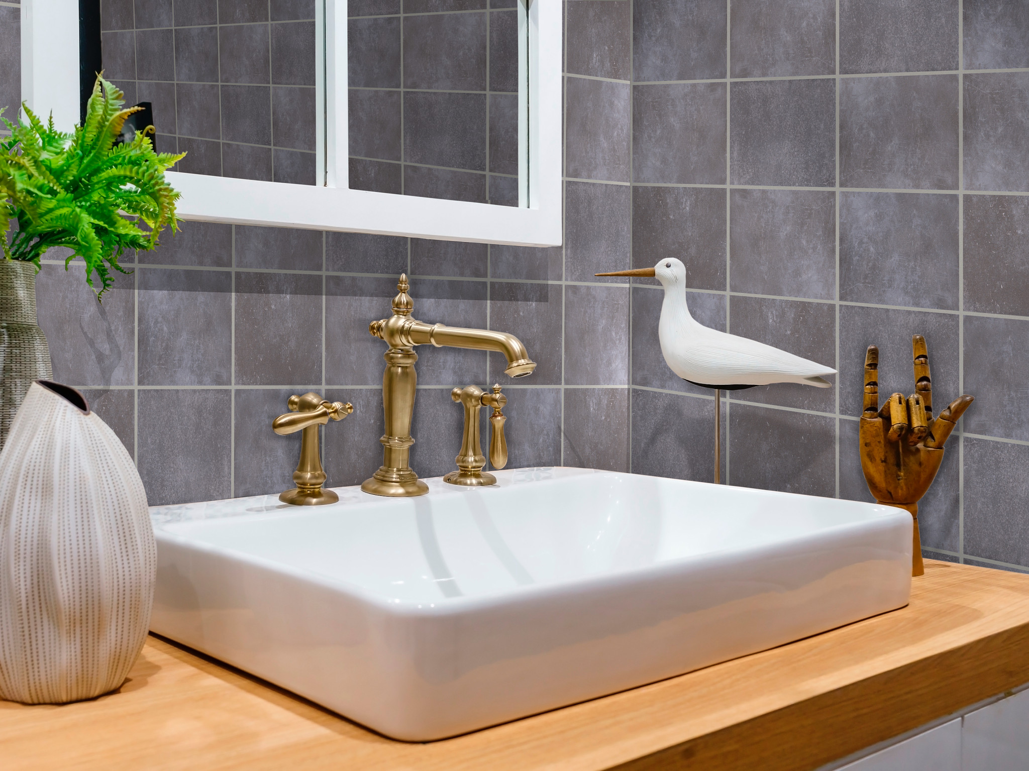 HALFTONE 8X8 GLOSS BLACK STORM ROOM