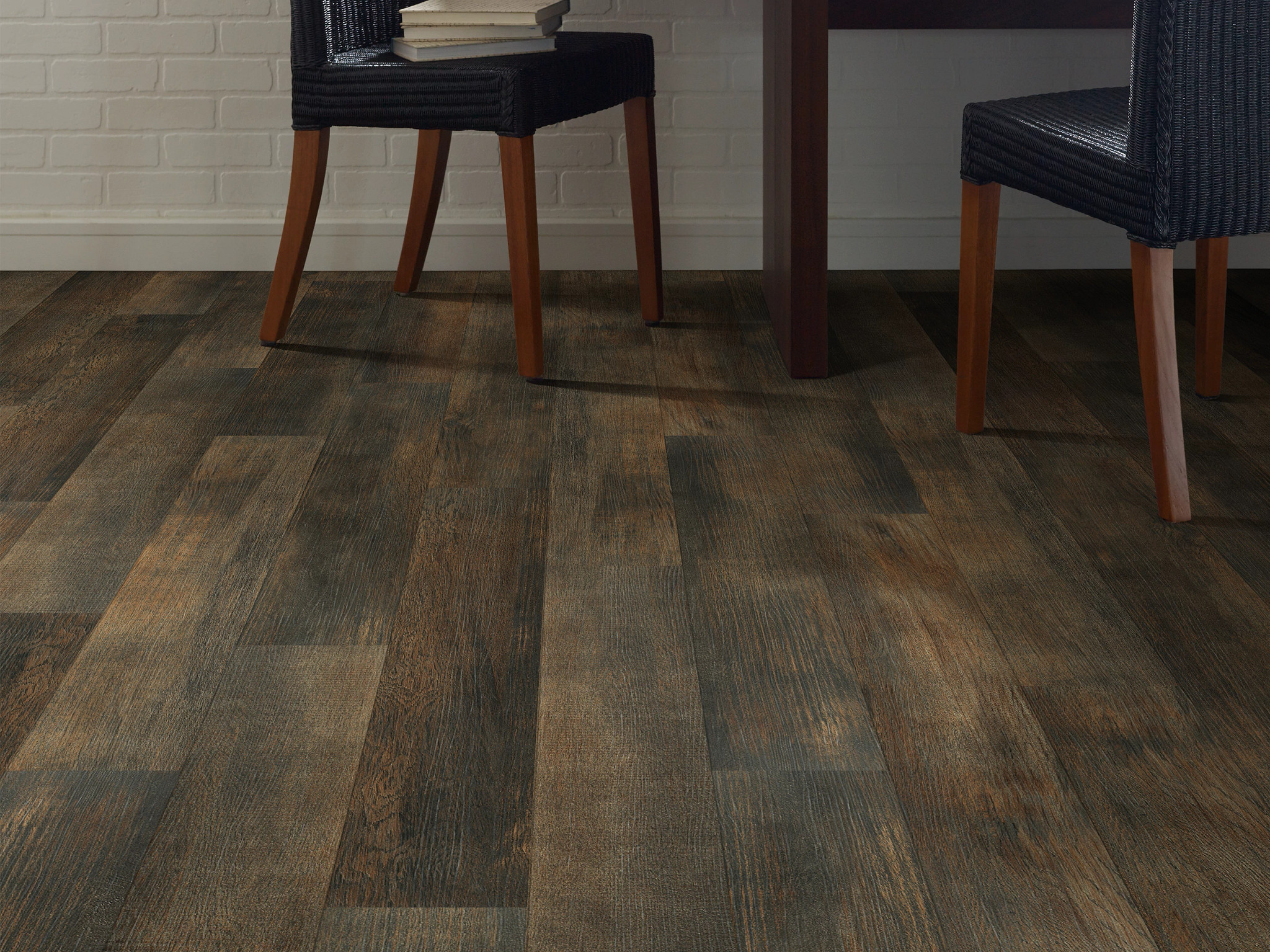 IN-THE-GRAIN-II-5.0-5603V-BRIARWOOD-05019-room-image