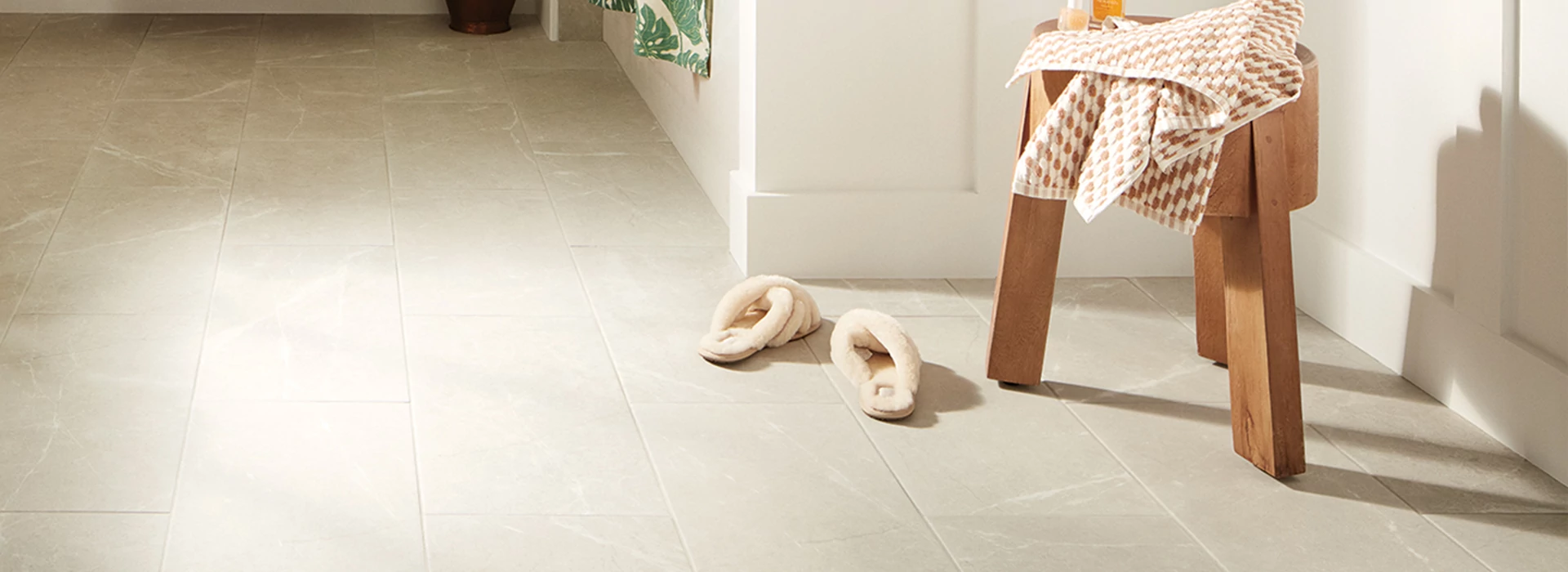 Clean tile floor for the Accessories tile
