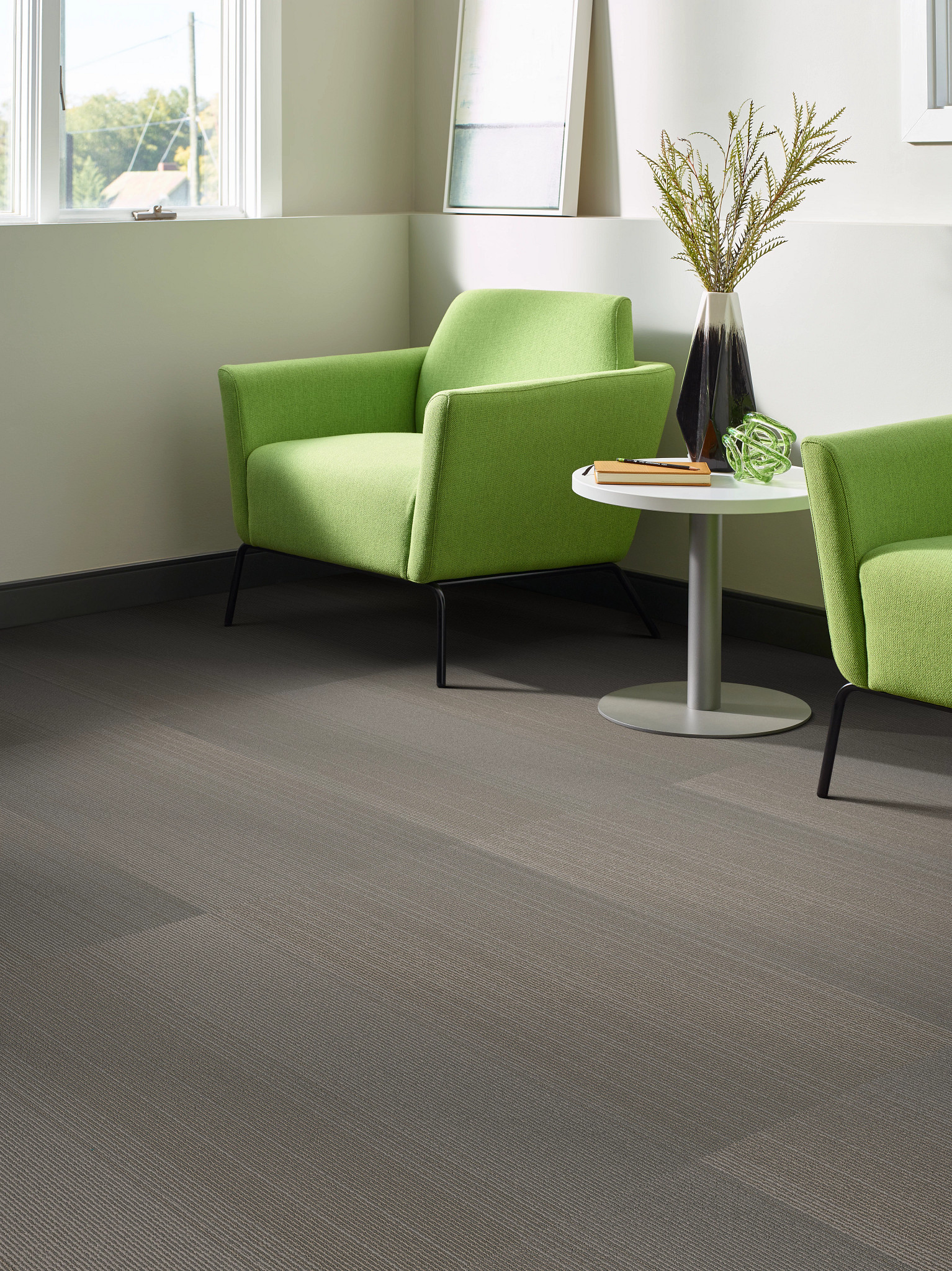 RADIATE-54943-BRILLIANT-00206-room-image