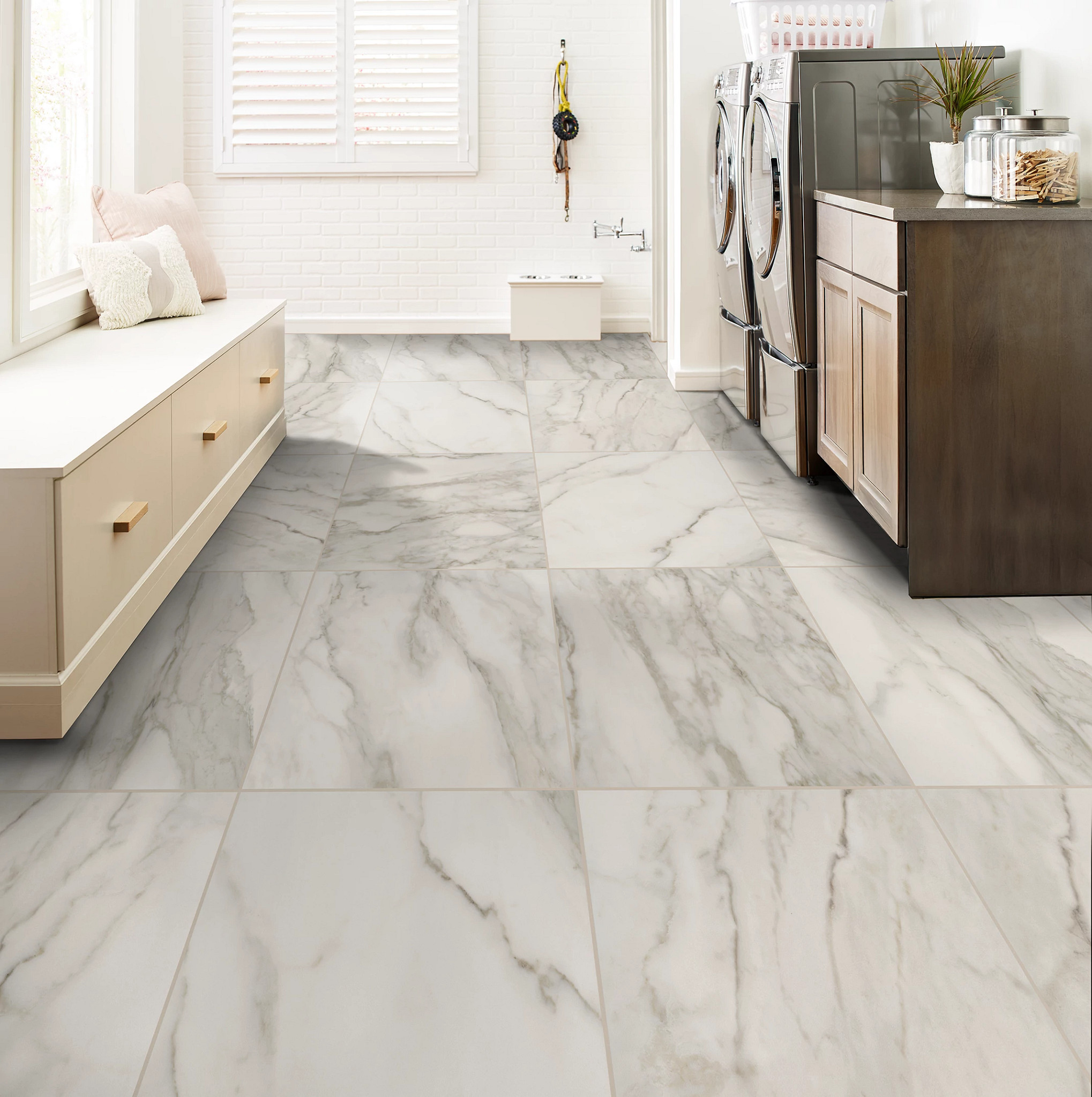 ENCLAVE 20X20 HALO CALACATTA ROOM