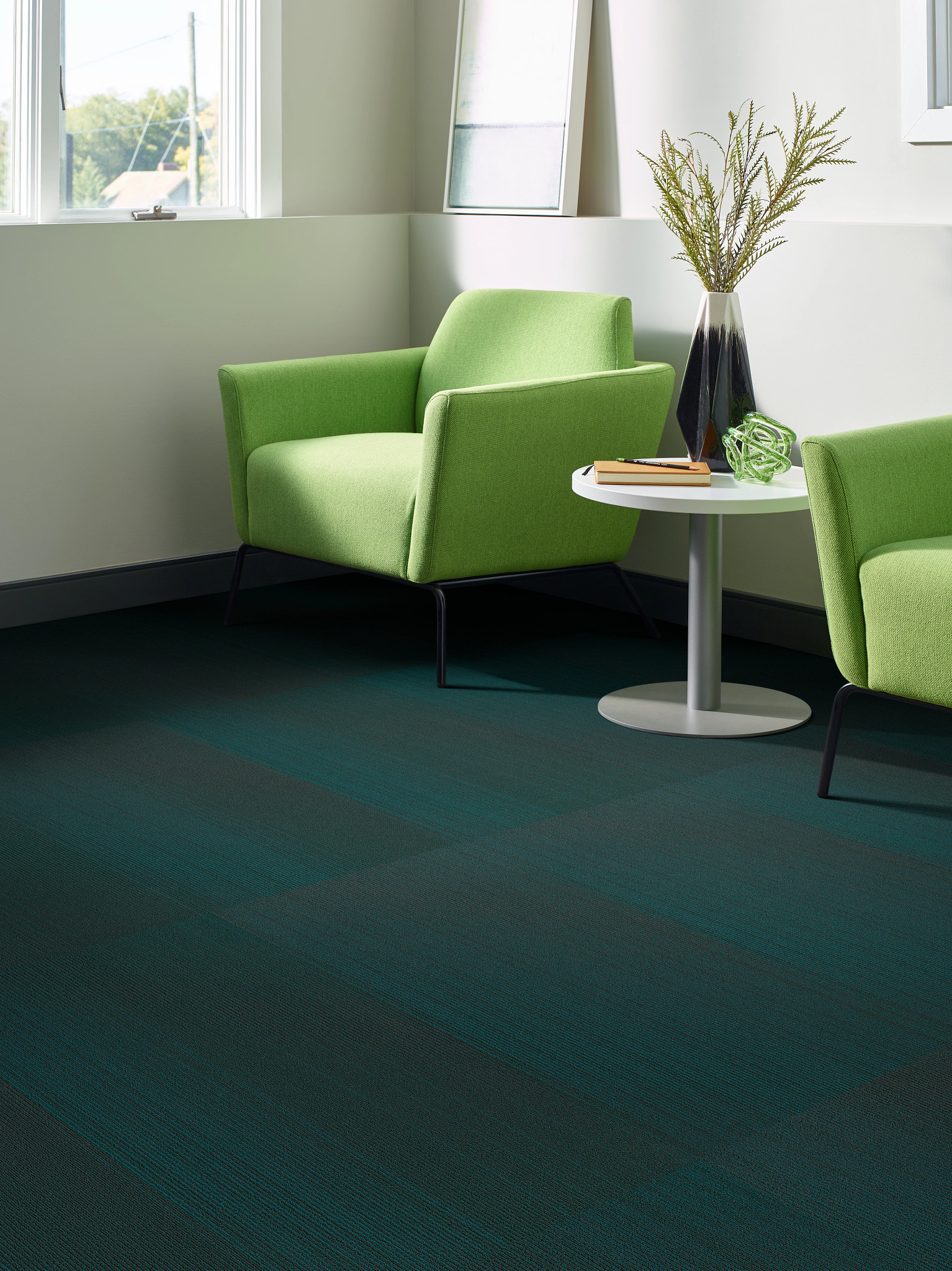 RADIATE-54943-LUSTROUS-00310-room-image