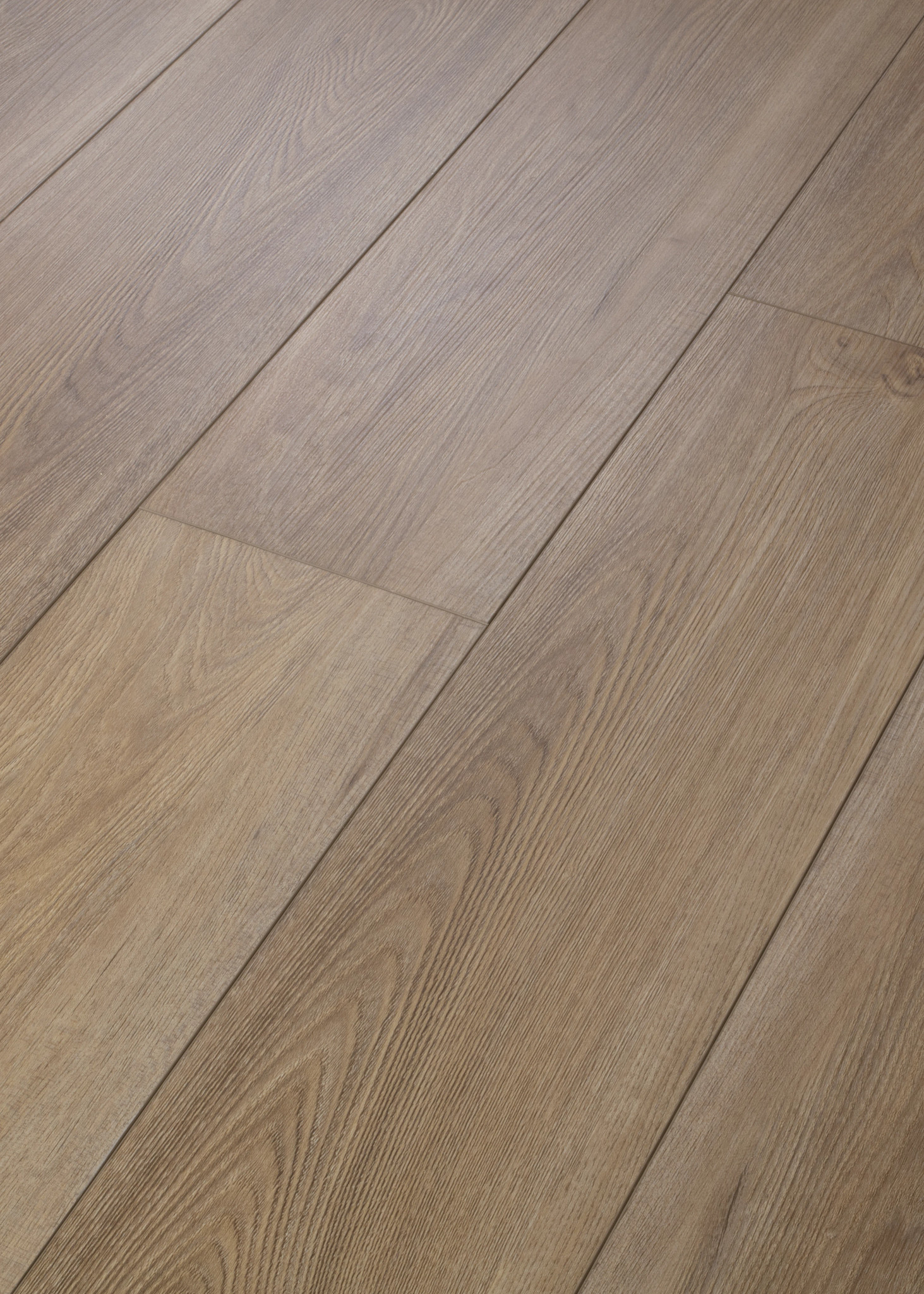 DISTINCTION PLUS ASH OAK ANGLED