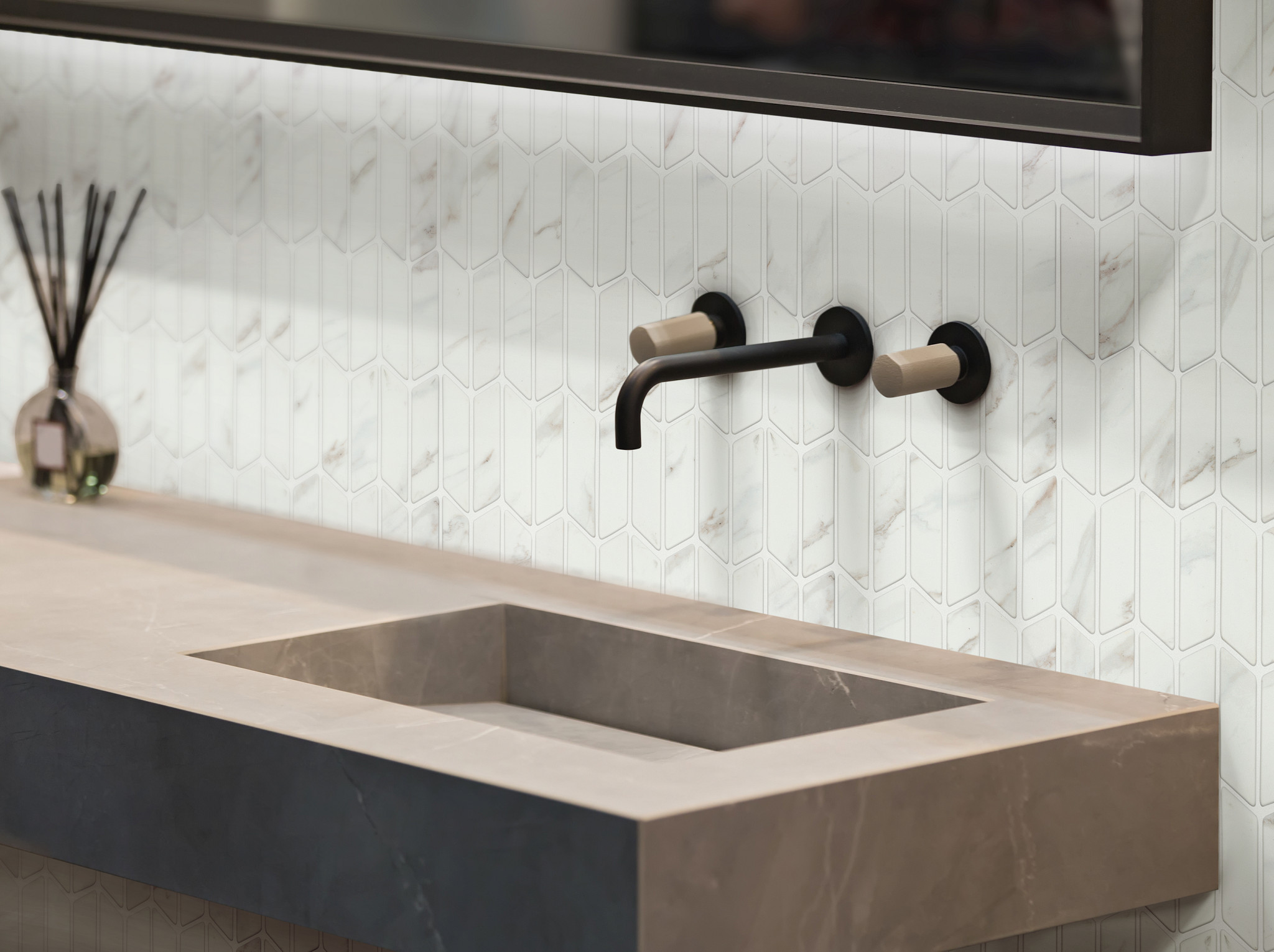 DREAMSCAPE DART MOS CARRARA ROOM