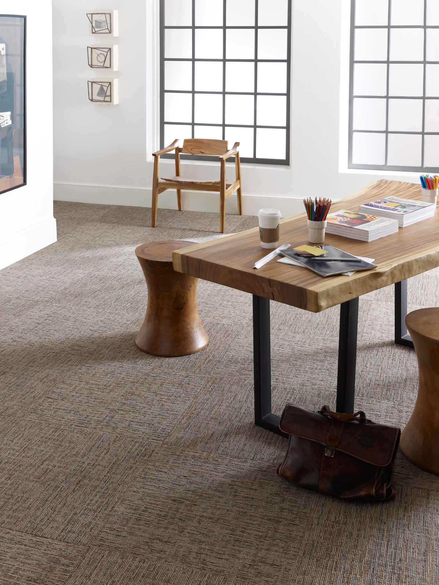 MYSTIFY-54589-DAZE-00105-room-image