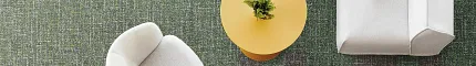 Espacio de oficina moderno con baldosas vinílicas de lujo tejidas de uso comercial – 36 x 9 pulgadas Tailored en los colores Notch + Seam