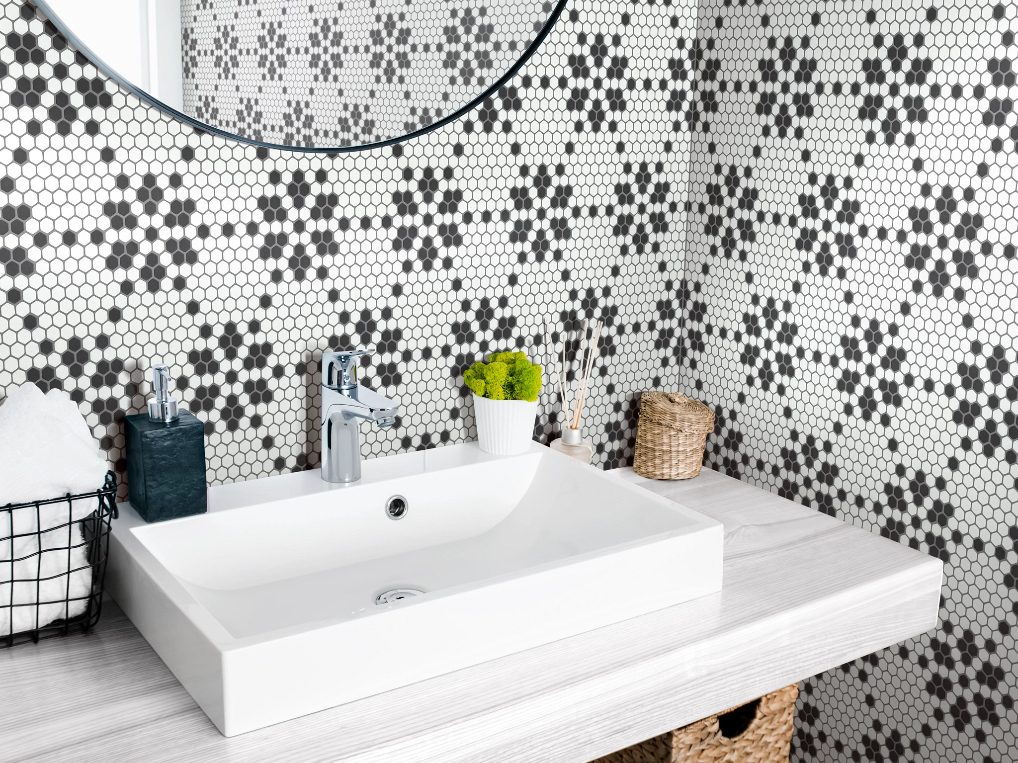 RETRO VINTAGE BLACK ROOM