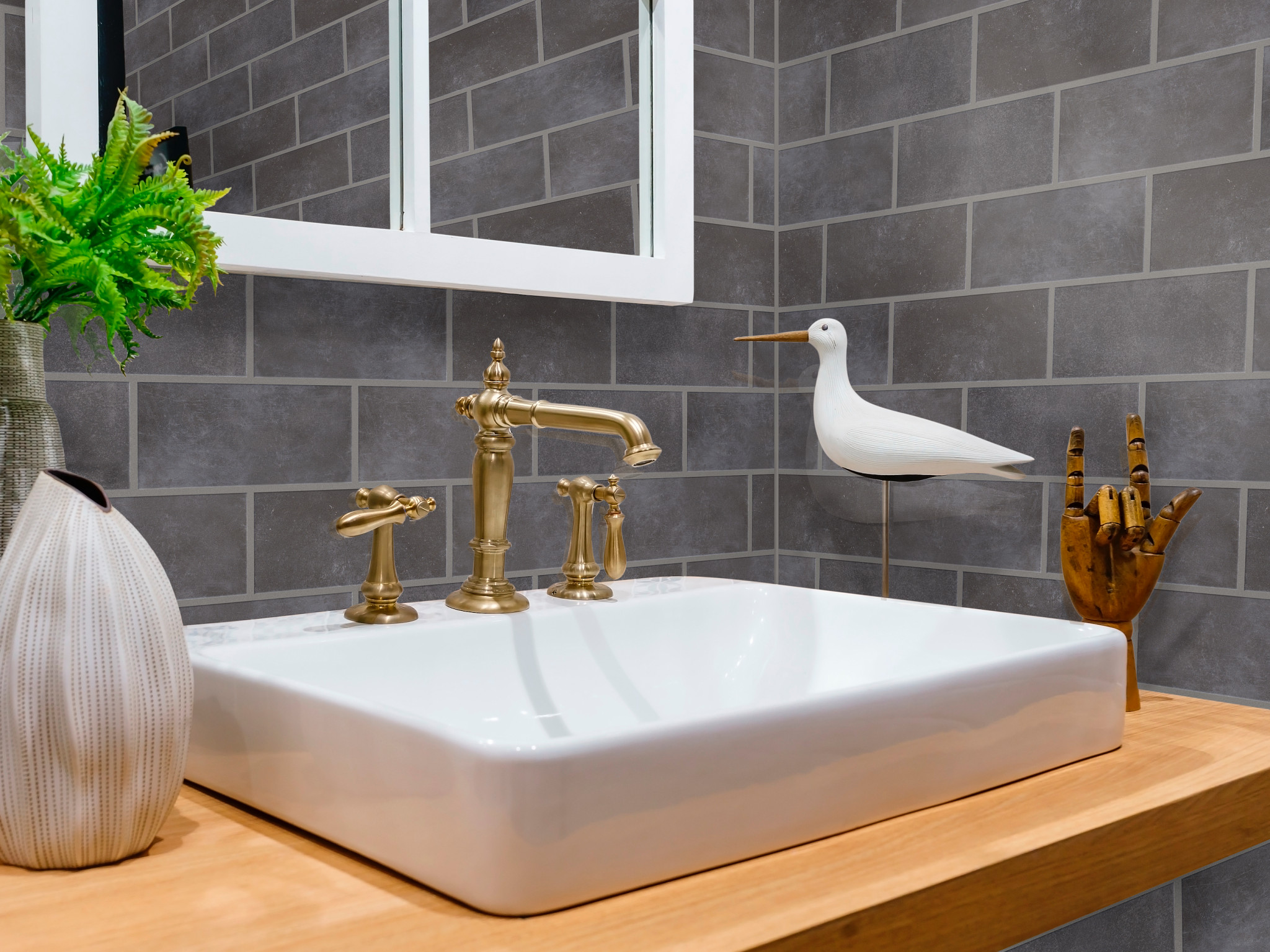 HALFTONE 4X8 GLOSS BLACK STORM ROOM