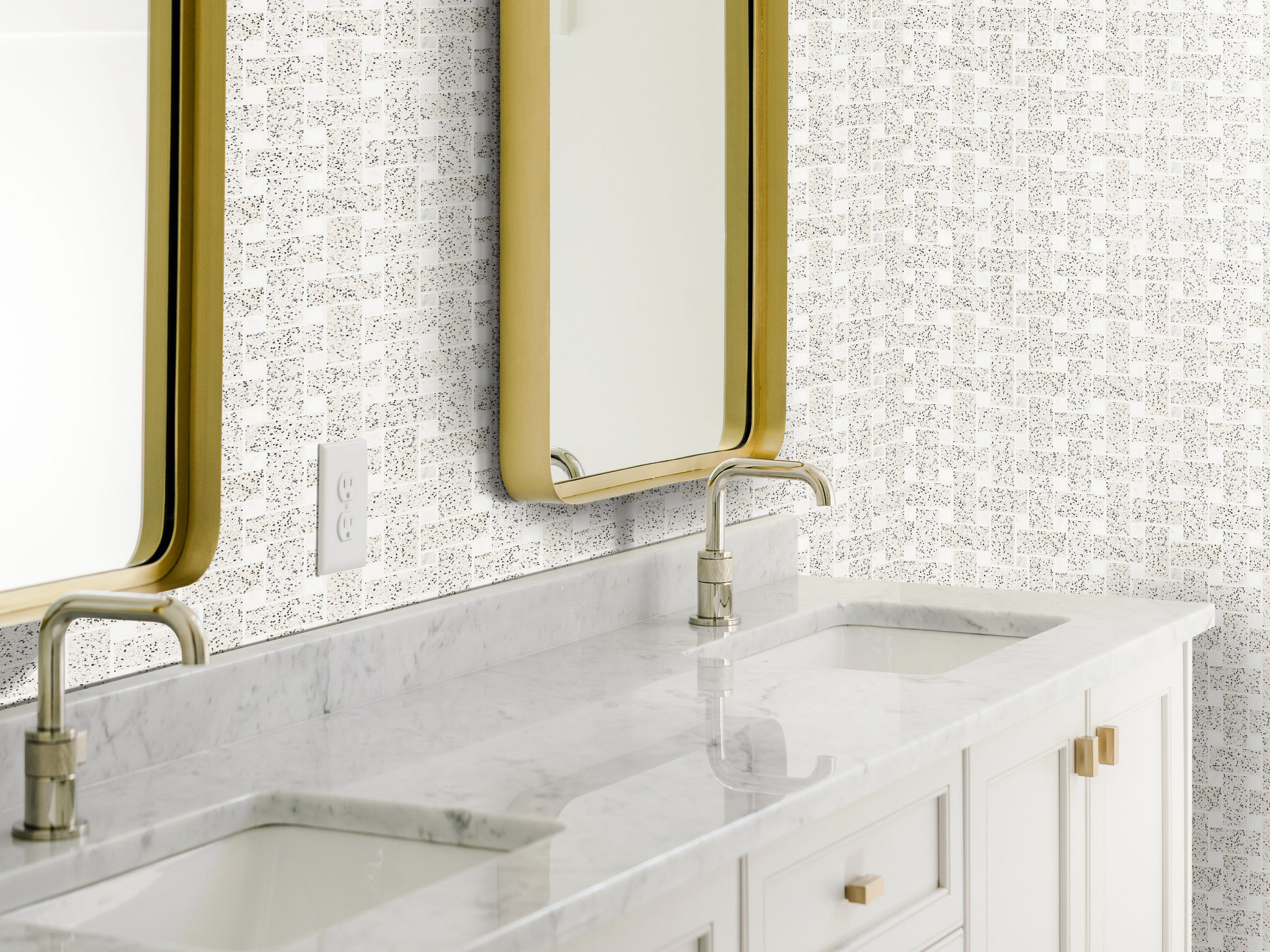 NOBLE PURSUIT BIG BASKETWEAVE WHITE TERRAZZO ROOM