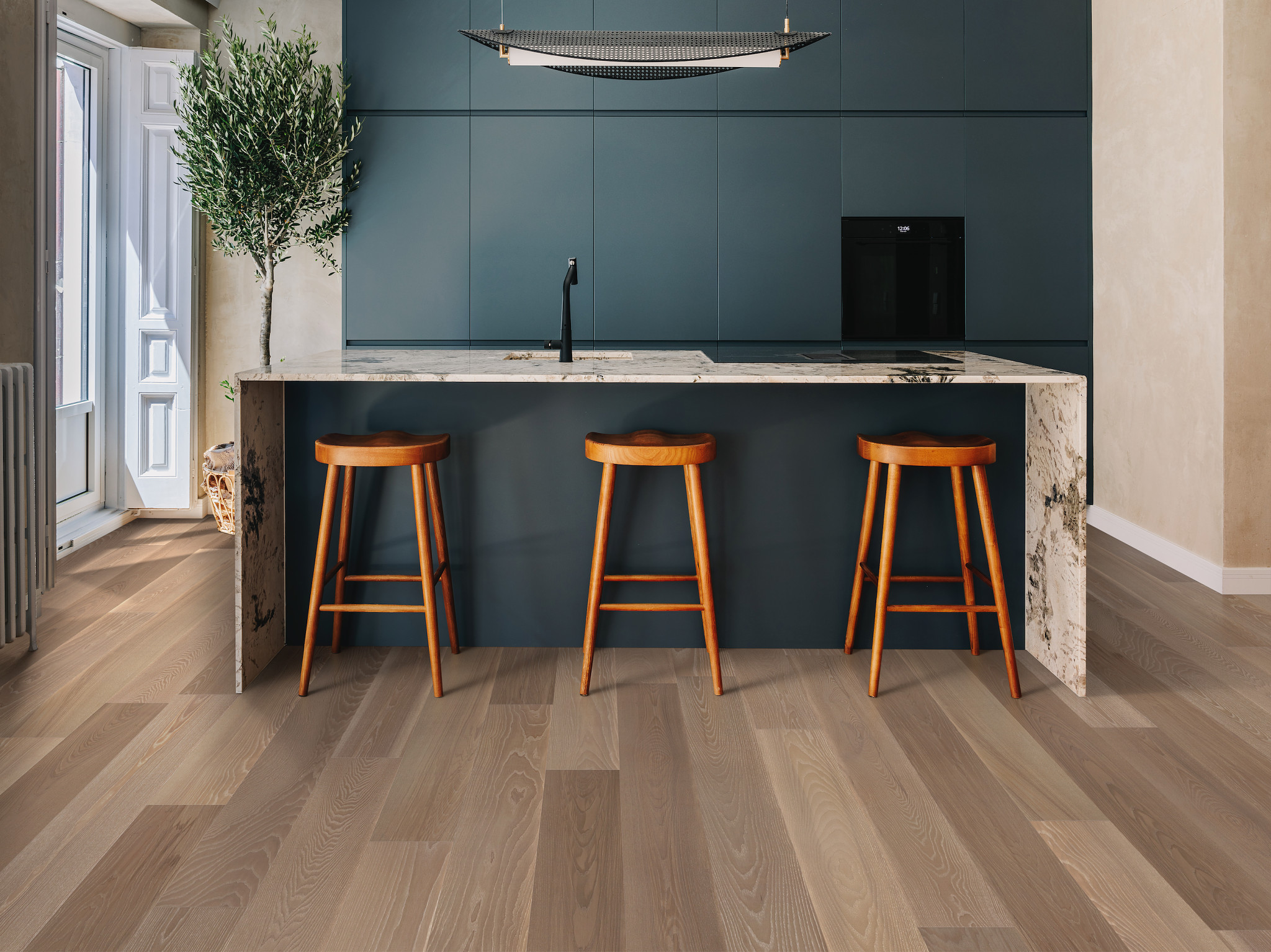 EUROPEAN ASH BALLET ROOM in room