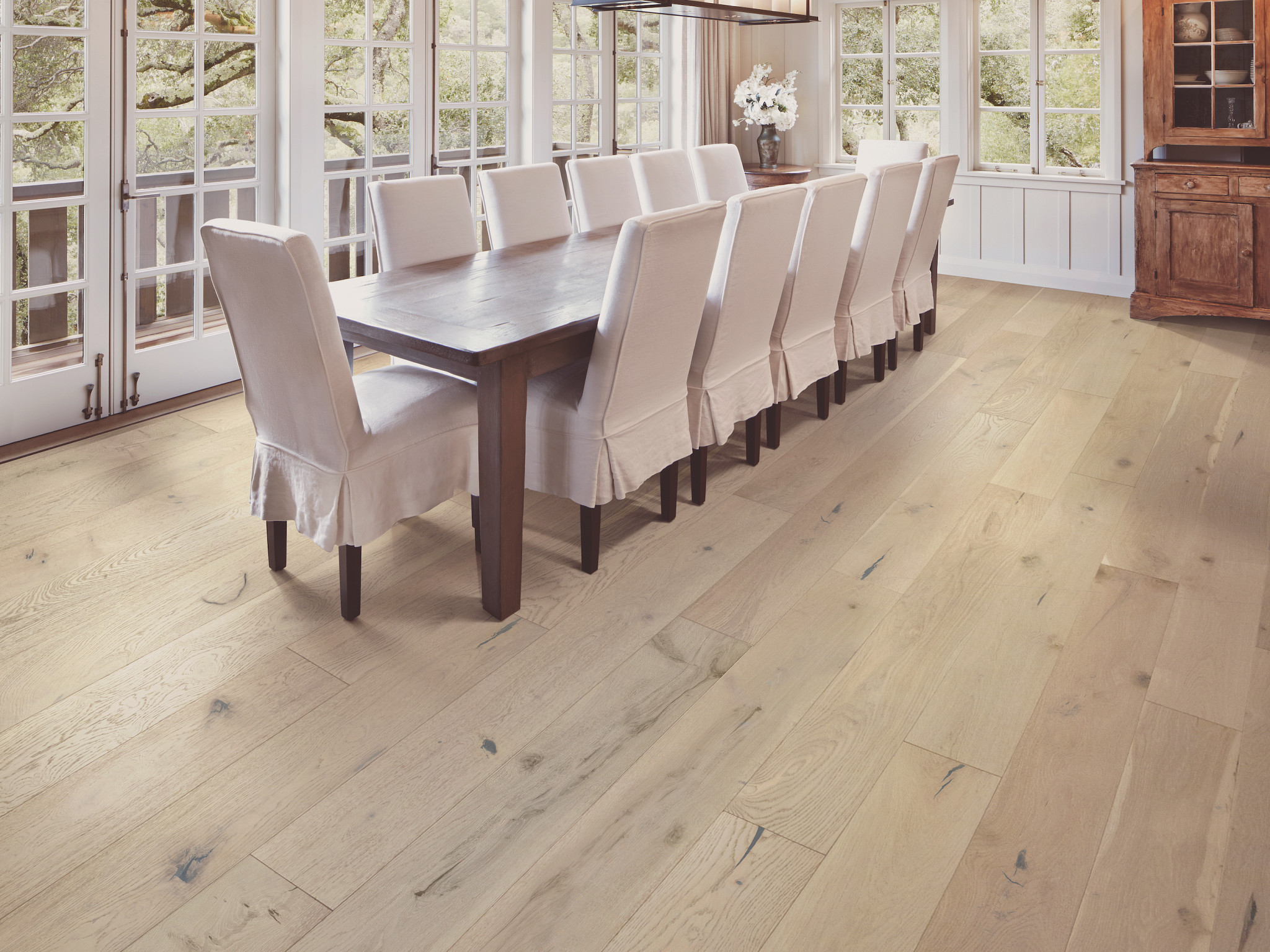 CASTLEWOOD OAK RENAISSANCE ROOM