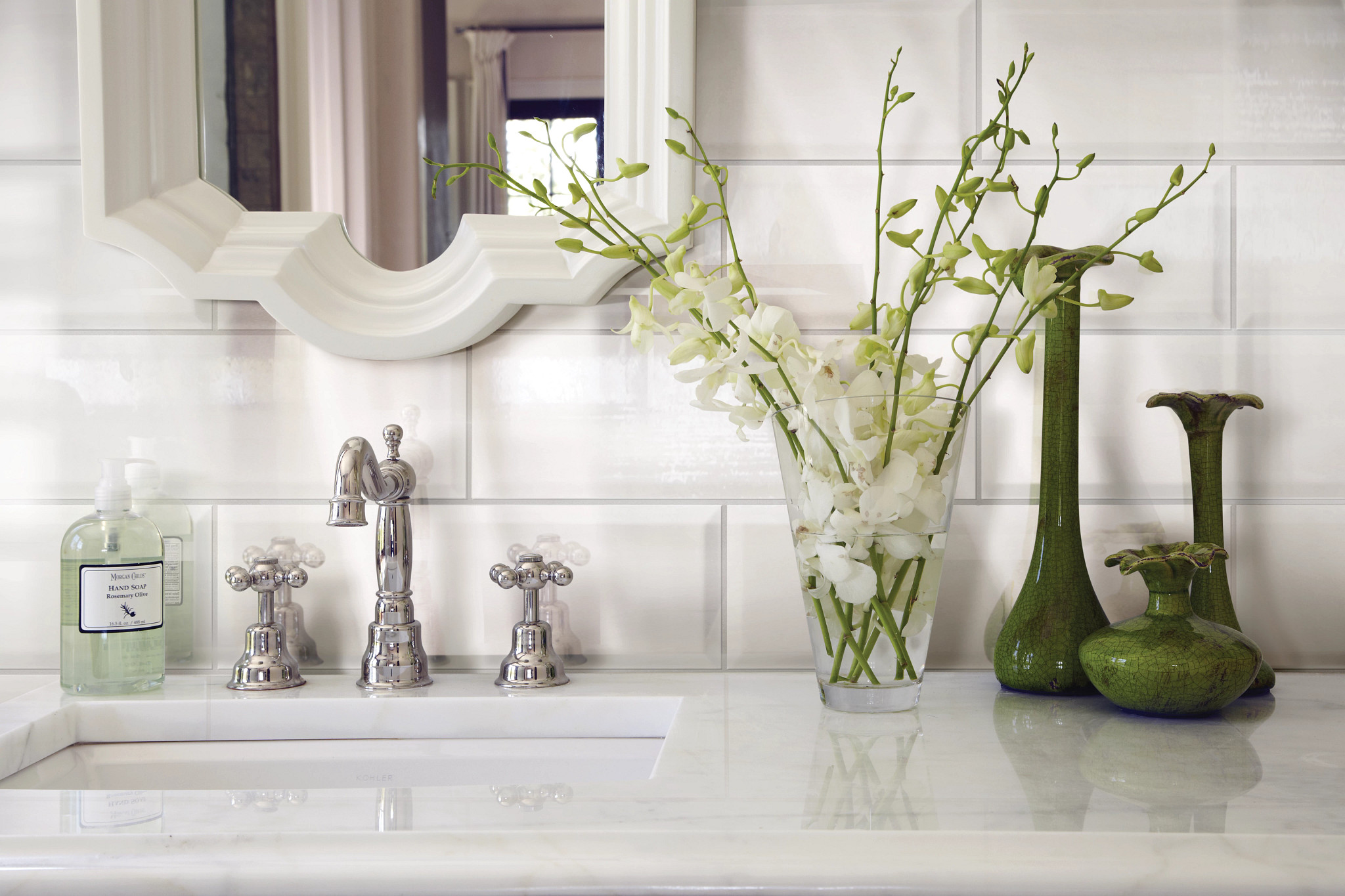 A*R様 ボーイズマーケット　Herringbone White Baker P Calacatta Porcelain White Herringbone 1x3 Matte - Walker Zanger