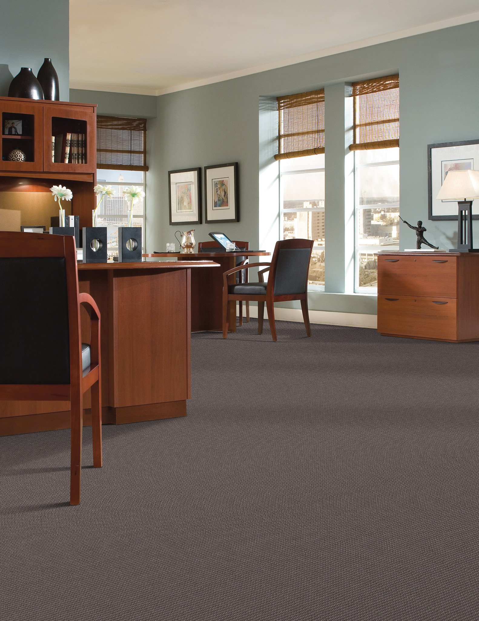 ON TARGET 54803 TO THE POINT 03505 room image