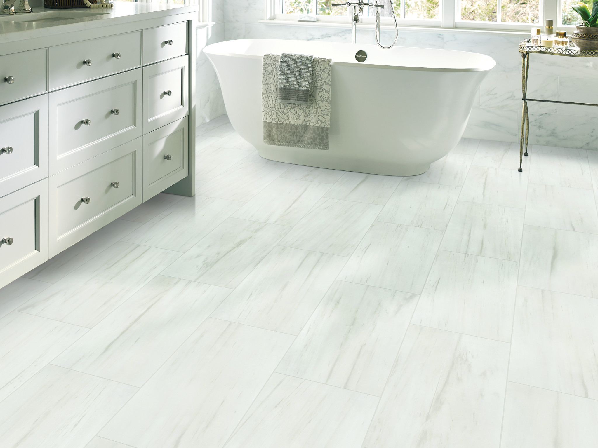 CASINO 12X24 POLISH BIANCO ROOM