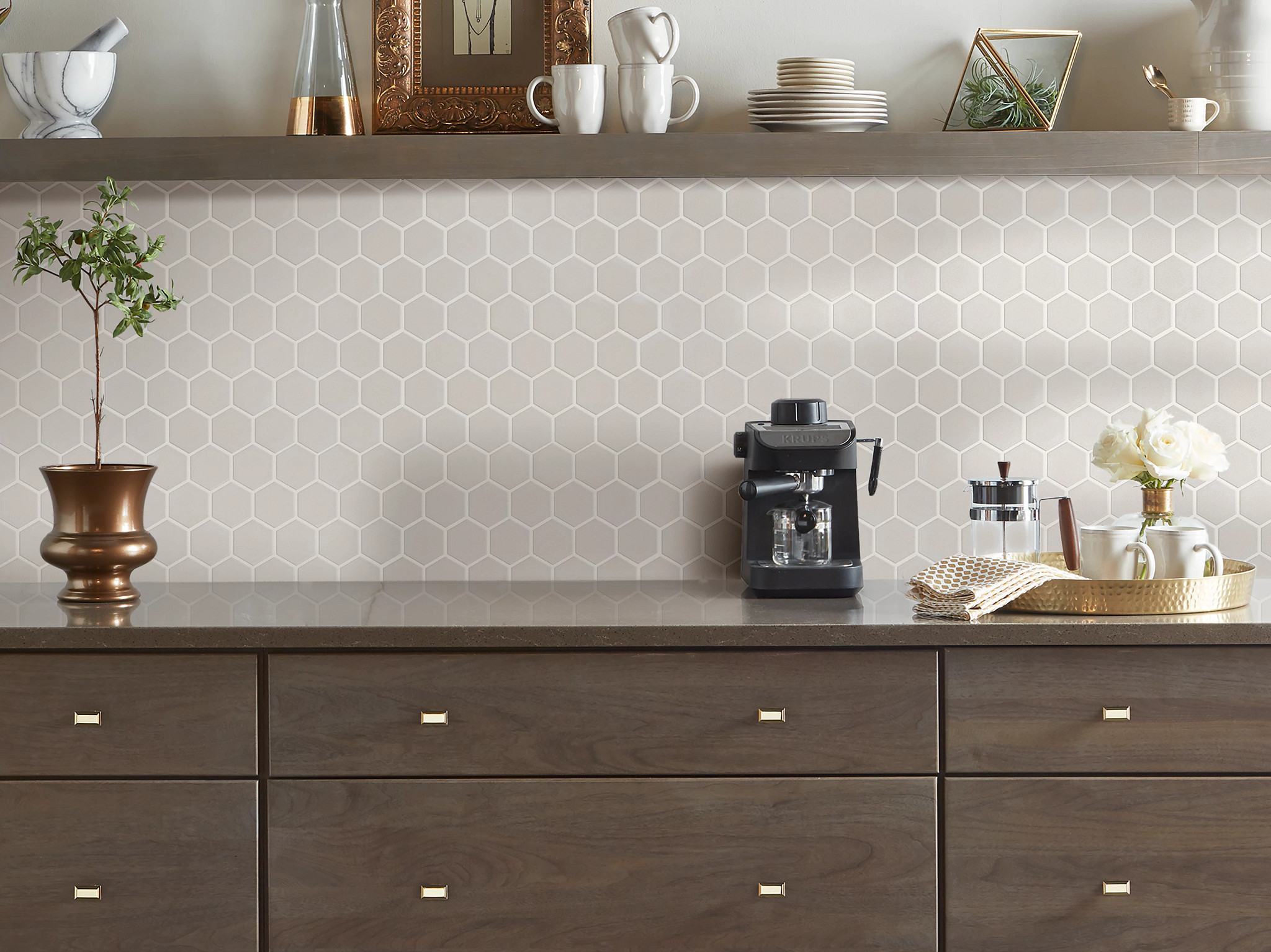 GRANDEUR 2" HEX MATTE MOSAIC WARM GREY ROOM