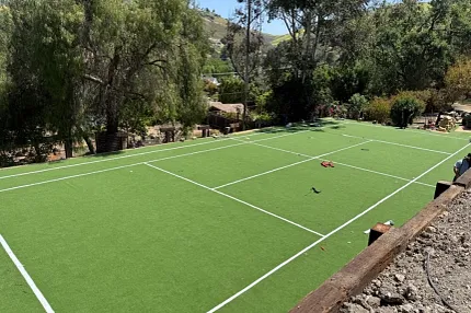 Durable artificial turf for sports courts Outdoor tennis court with green artificial turf