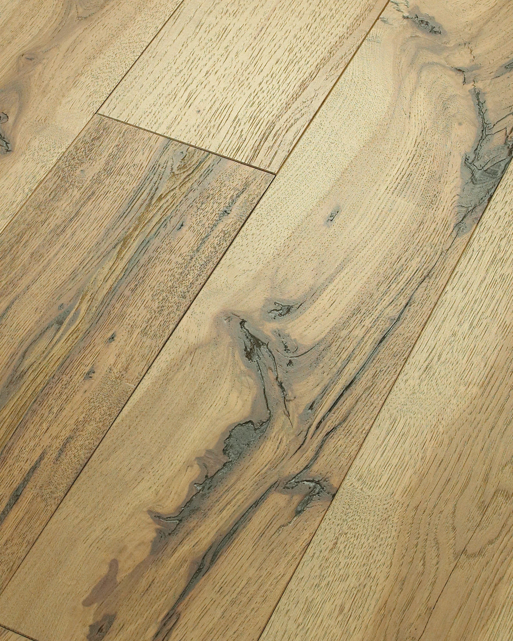 REFLECTIONS HICKORY LUMINOUS ANGLED