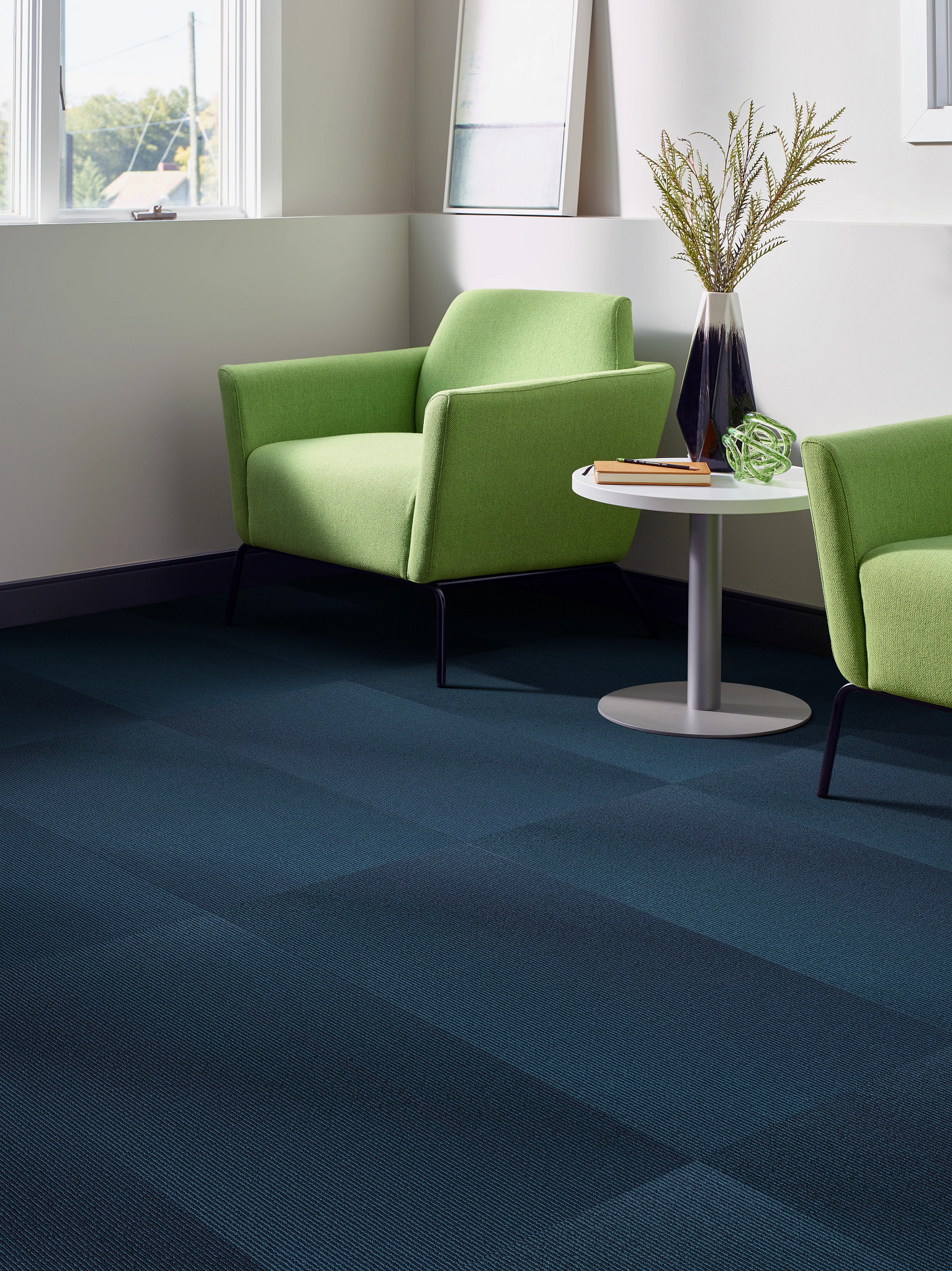 RADIATE-54943-BEAMING-00402-room-image