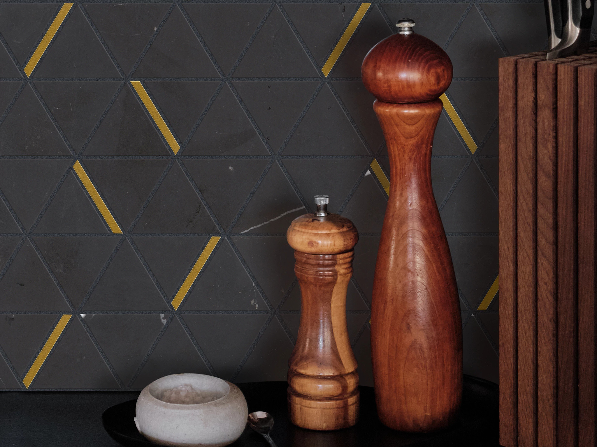 ZARINA TRIANGLE MO NERO MARQUINA ROOM