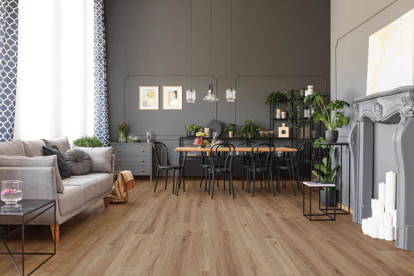 Grande Goldin Oak flooring, shown in a room