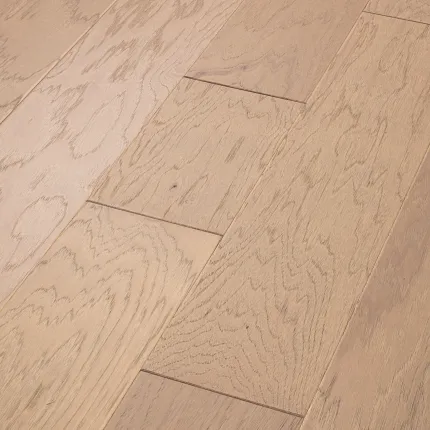 Light Oak Hardwood Flooring Planks with Natural Grain Pattern Light oak hardwood flooring with natural grain pattern