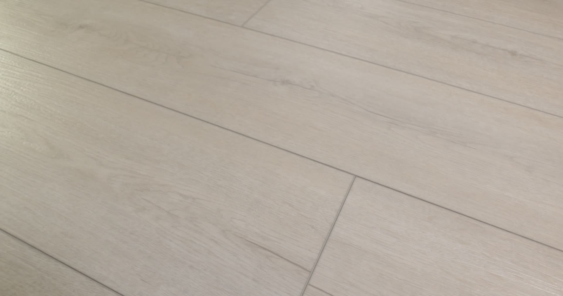 DISTINCTION PLUS MISTY GREY 360PROD