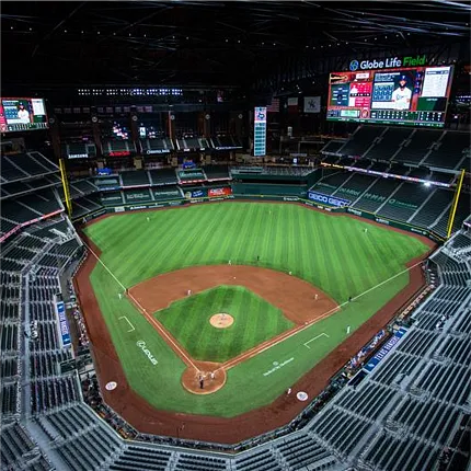 Player making a sharp cut on Shaw Sports Turf, demonstrating agility and field responsiveness. Player making a sharp cut on Shaw Sports Turf, demonstrating agility and field responsiveness.