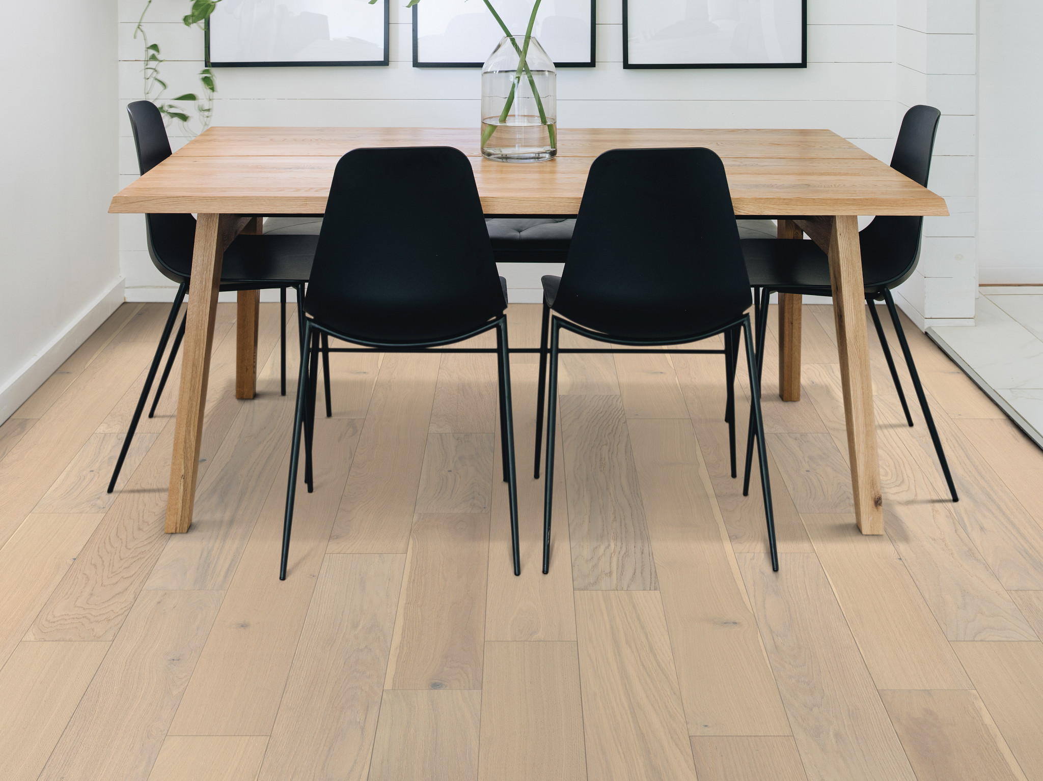 NOBLE HALL REGAL ROOM in room