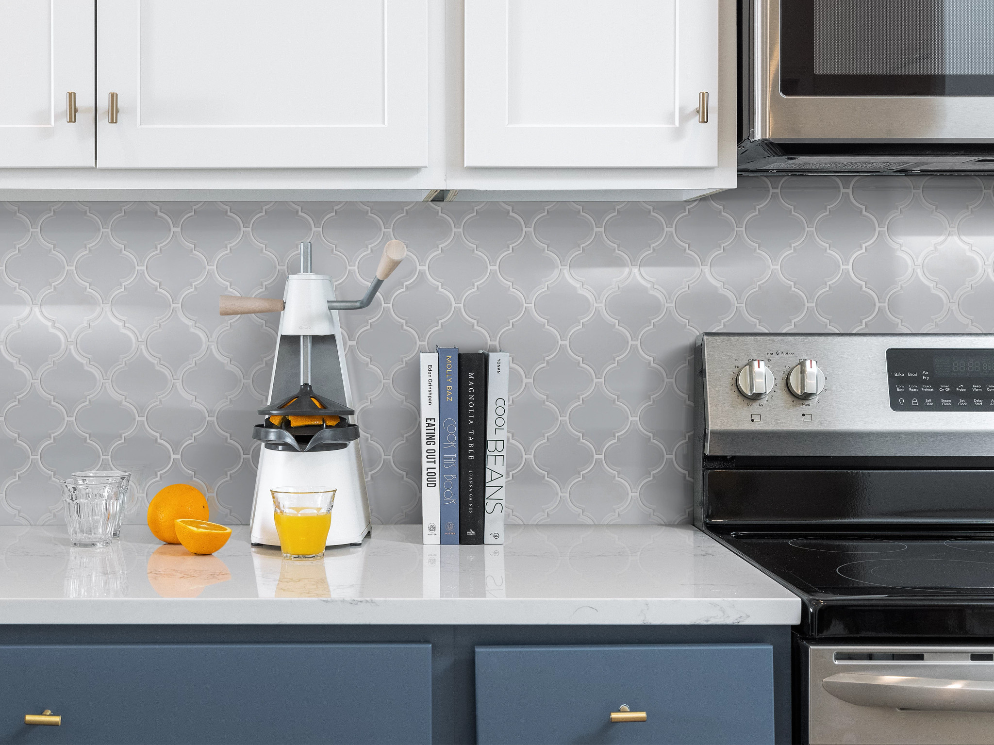 GRANDEUR LANTERN GLOSS GLACIER ROOM