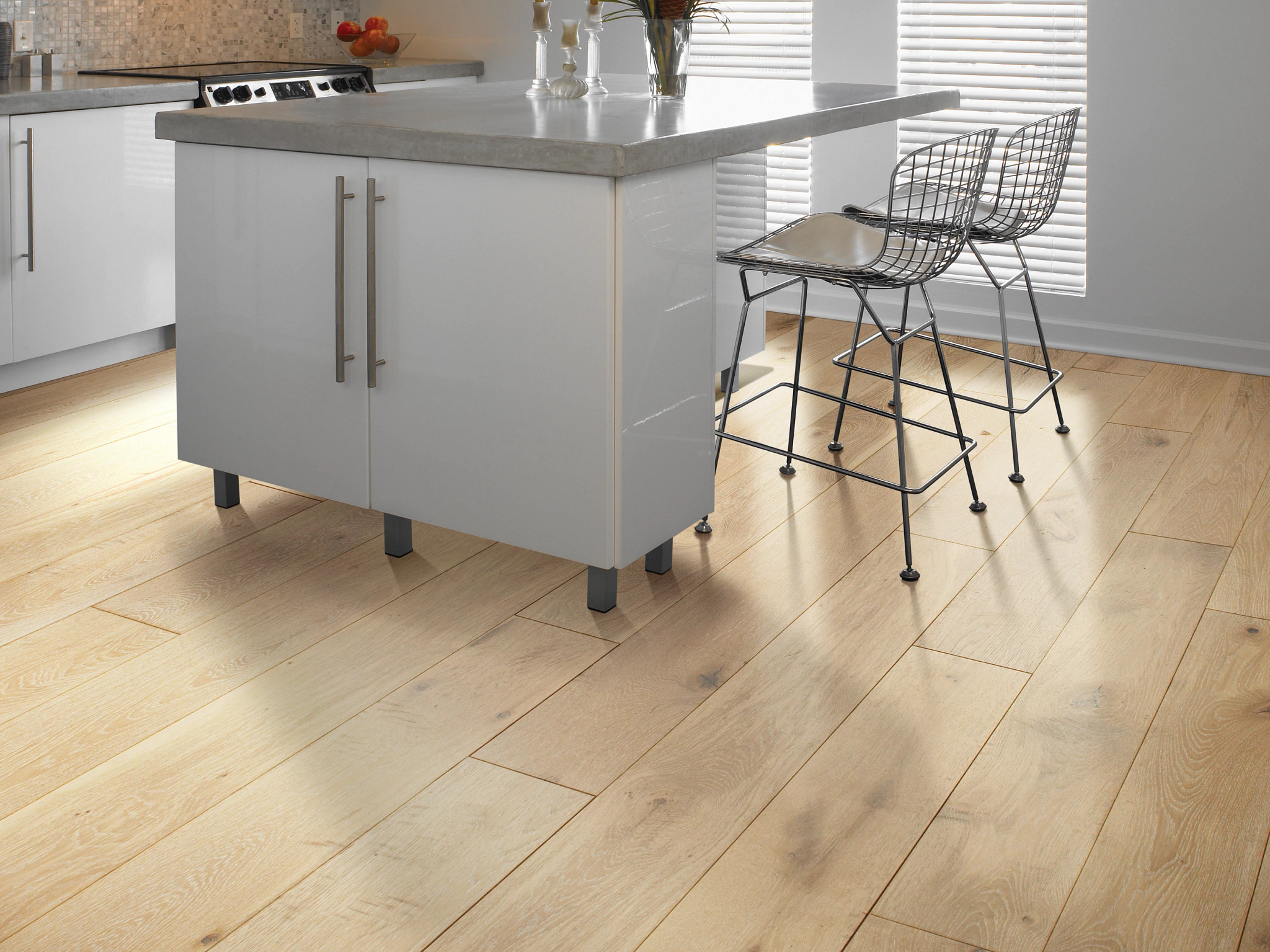 CASTLEWOOD OAK TAPESTRY ROOM