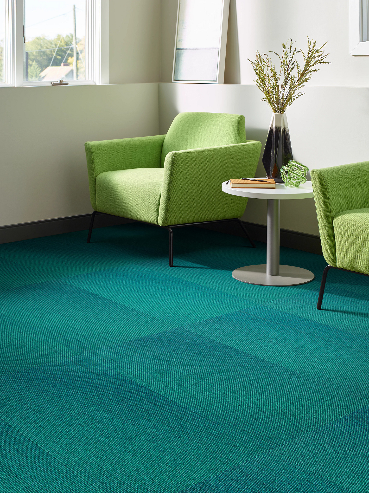 RADIATE-54943-LUMINOUS-00308-room-image