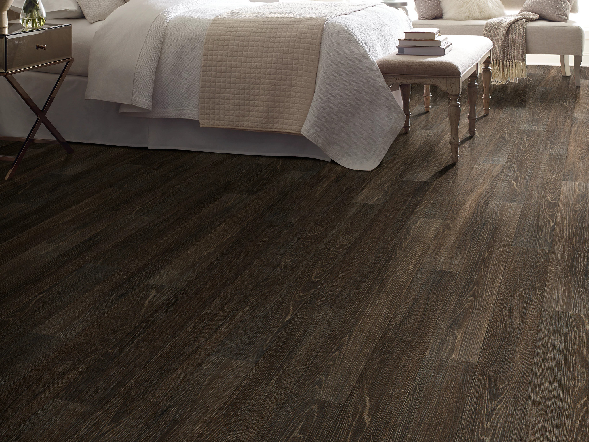 SYMBIOTIC-12-5M302-HEATH-00740-room-image