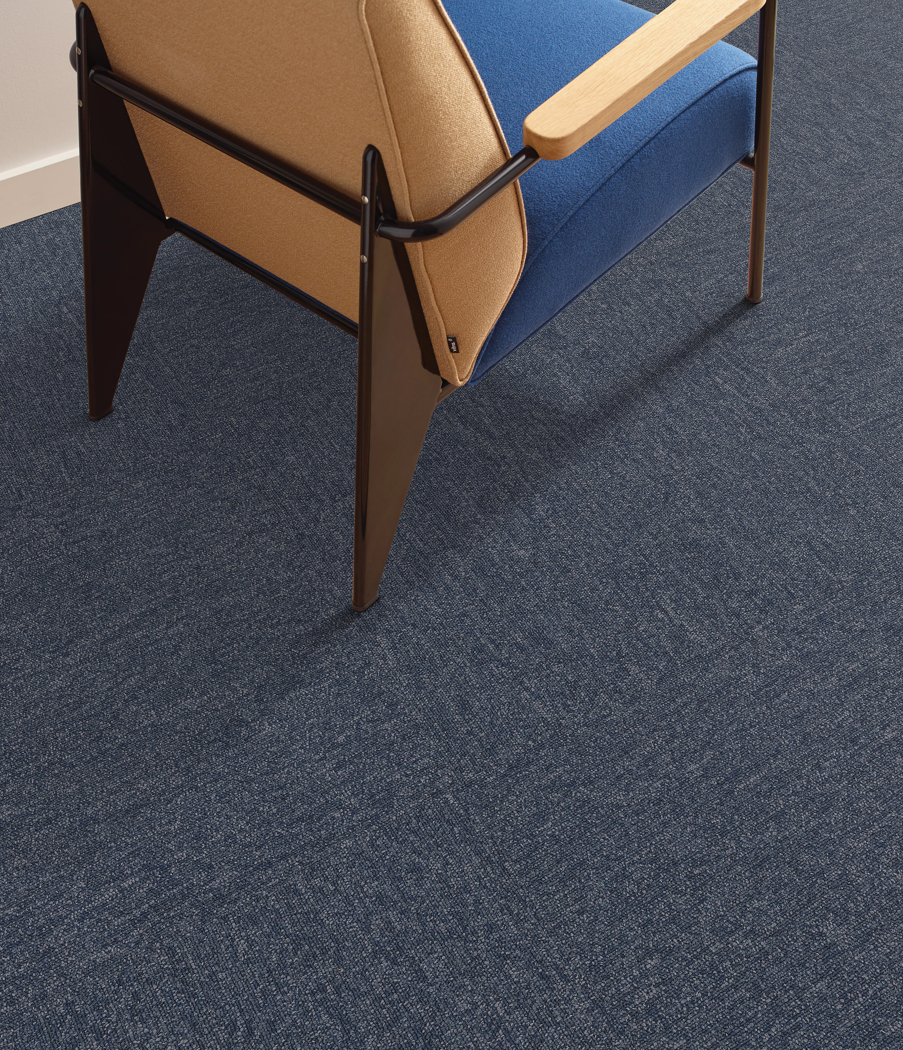 BEYOND-LIMITS-54936-SKY-00400-room-image