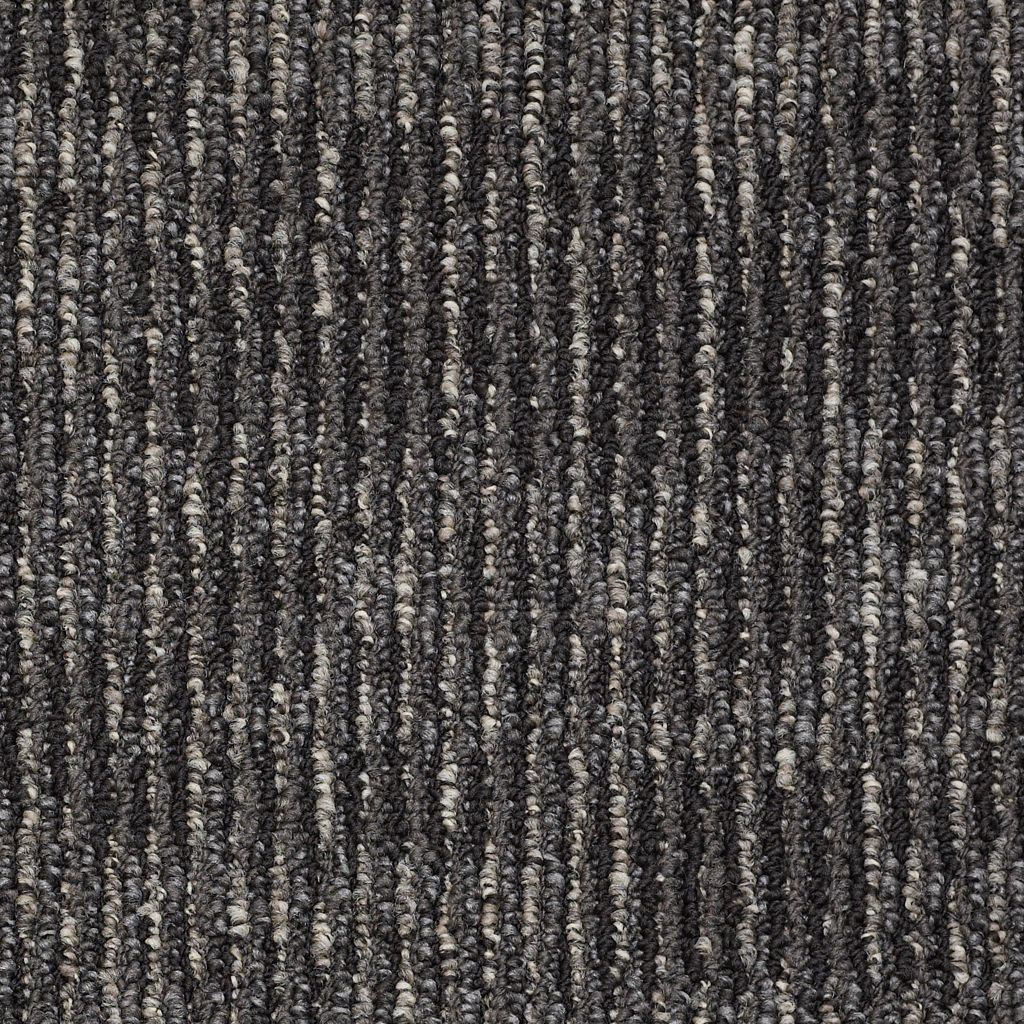 CHAIN-REACTION-J0115-LAUGHS-&-YAWNS-00501-main-image