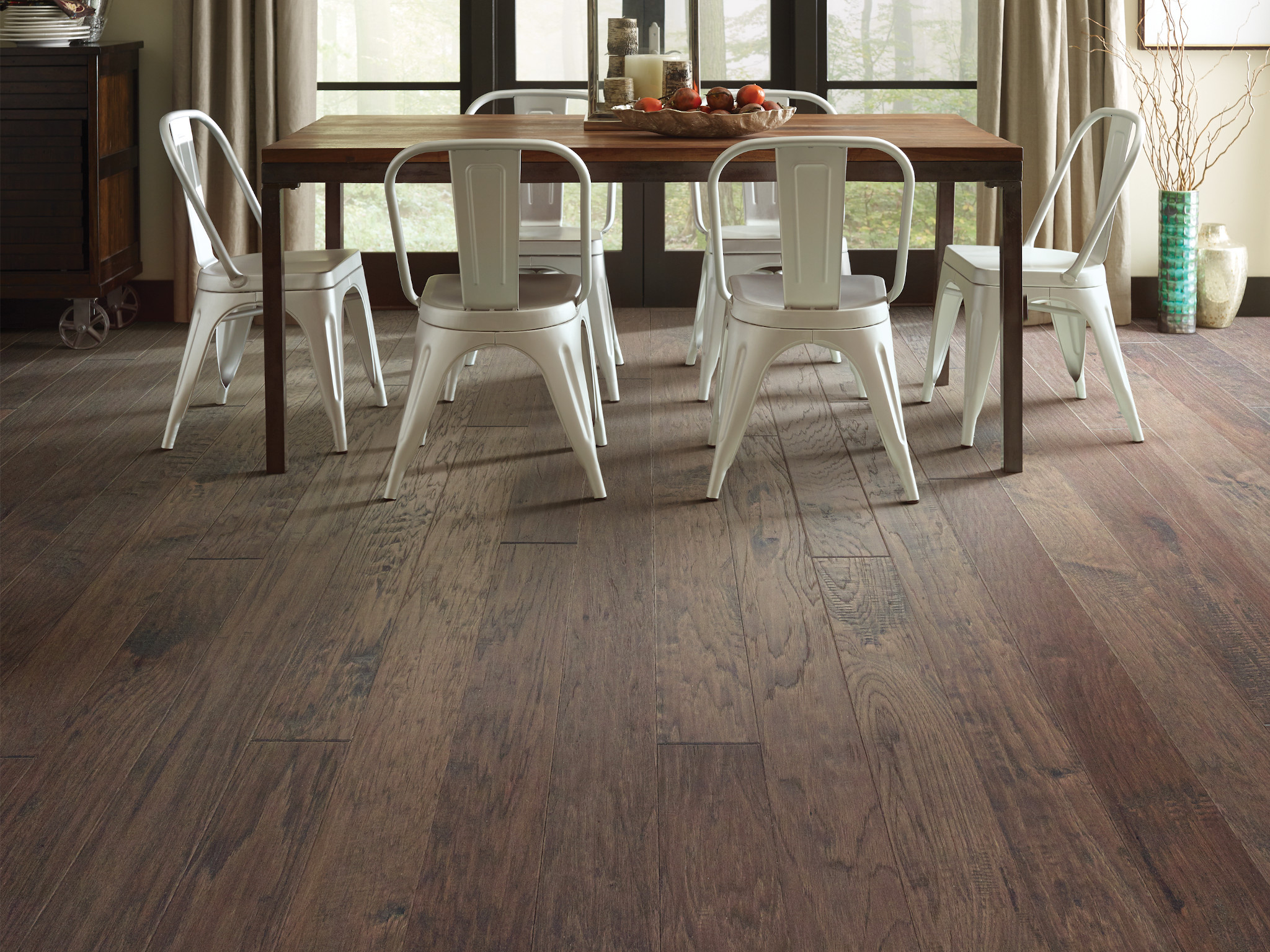 PEBBLE HILL HICKORY 5 PUMICE ROOM