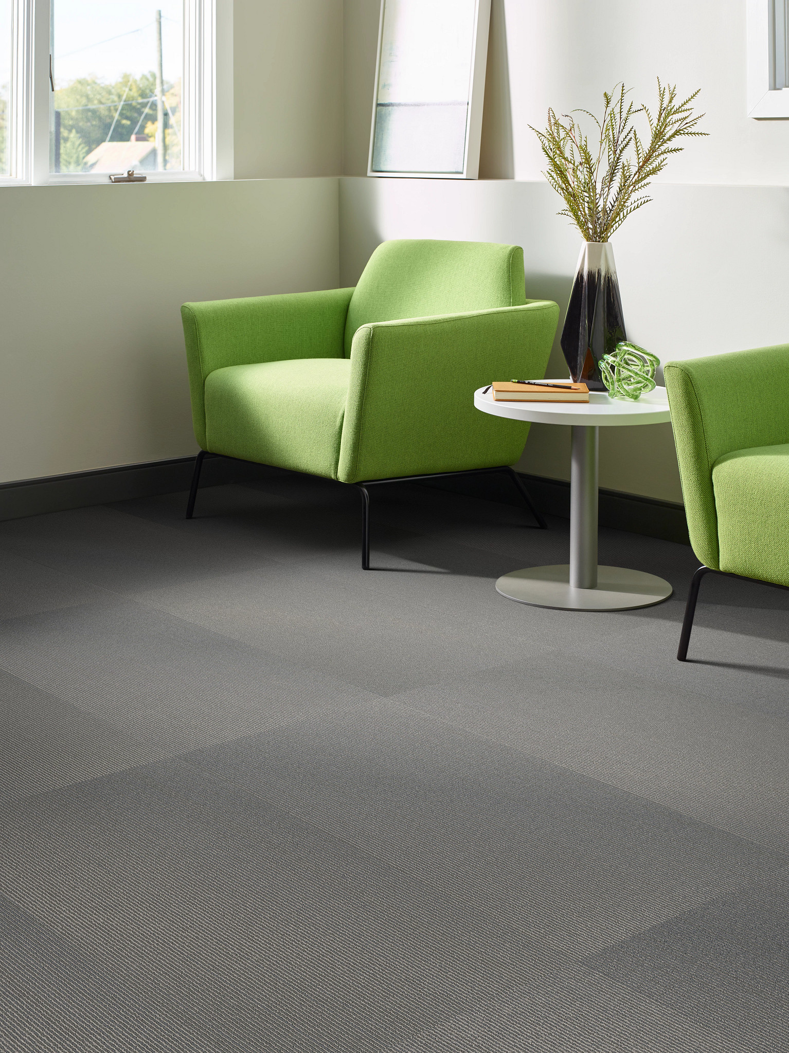 RADIATE-54943-DAZZLING-00504-room-image