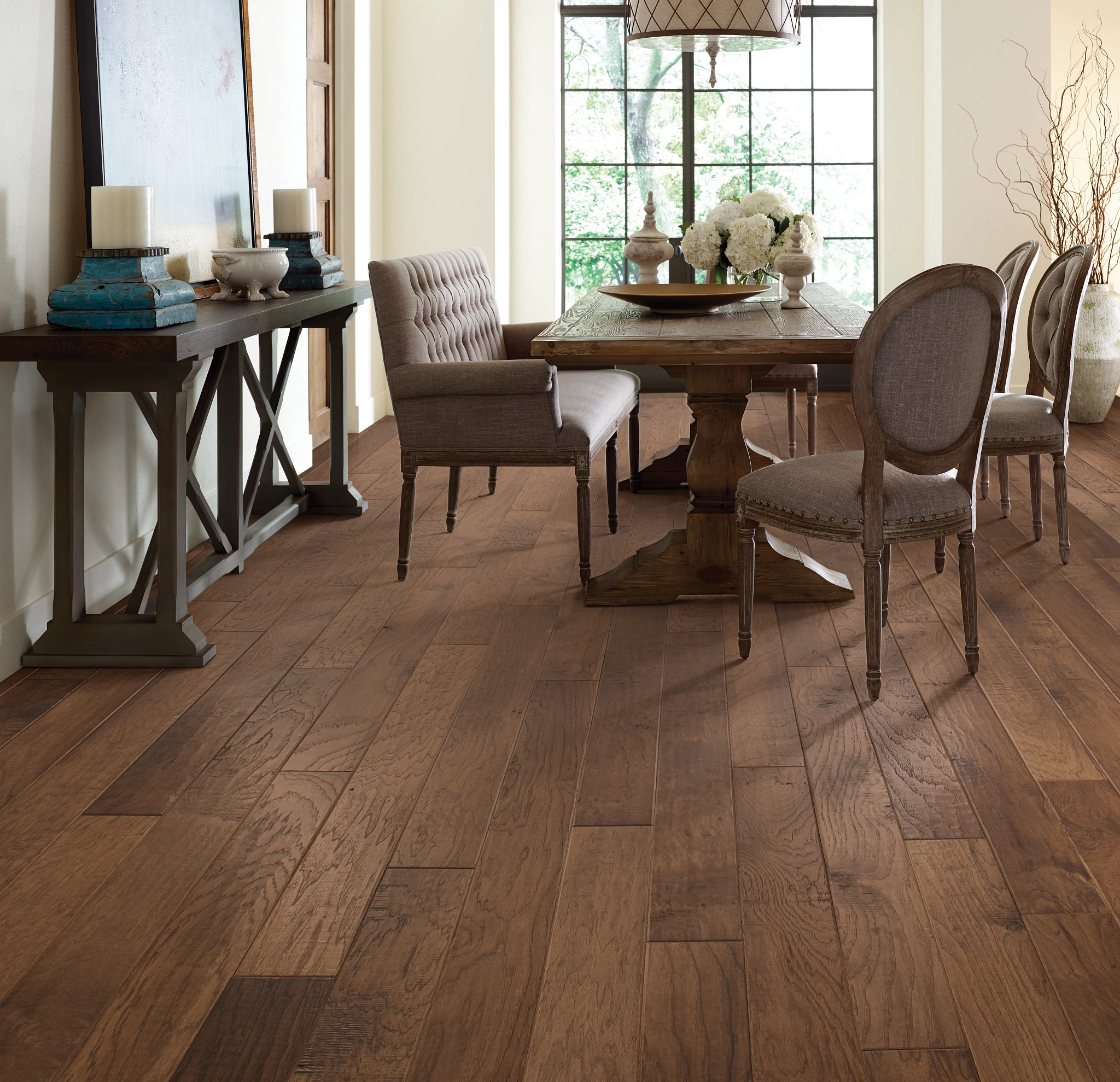 BERNINA HICKORY FORA StaticImage01