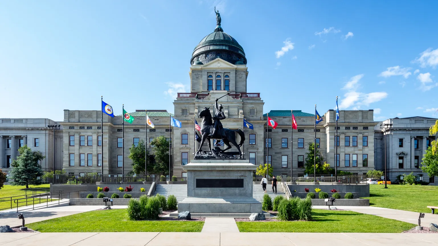 outside view of the Montana State Capitol
