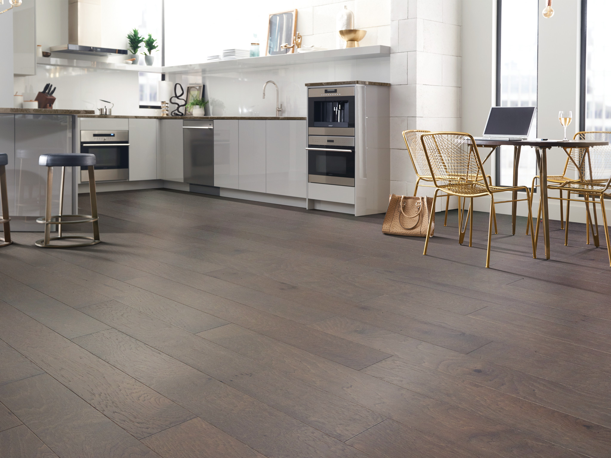 ALPINE HICKORY METRO BROWN ROOM