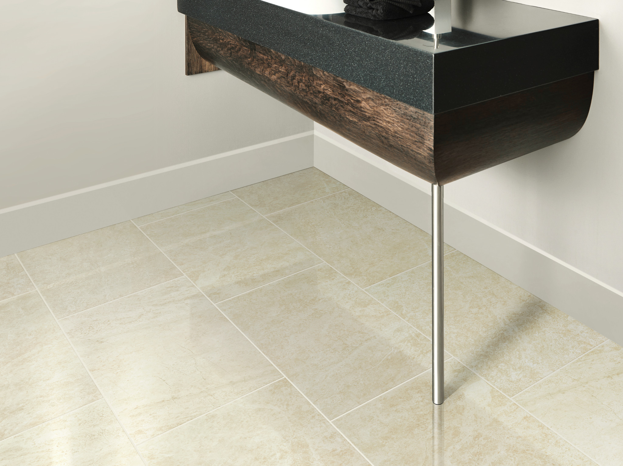 CASINO 24X24 POLISHED ALLURE ROOM