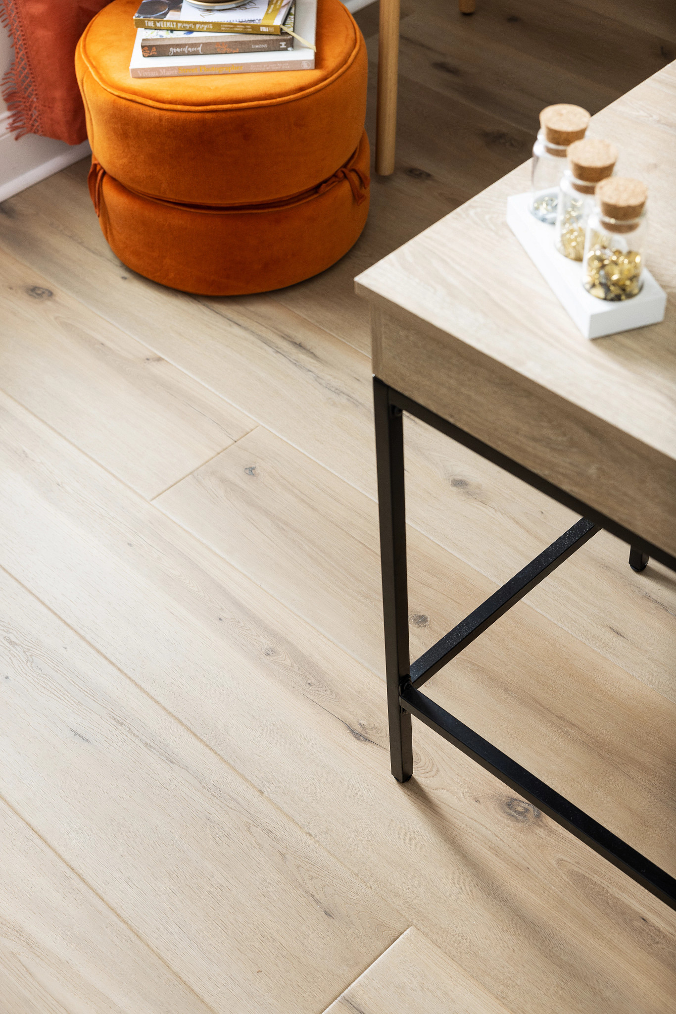 BLONDE OAK StaticImage05