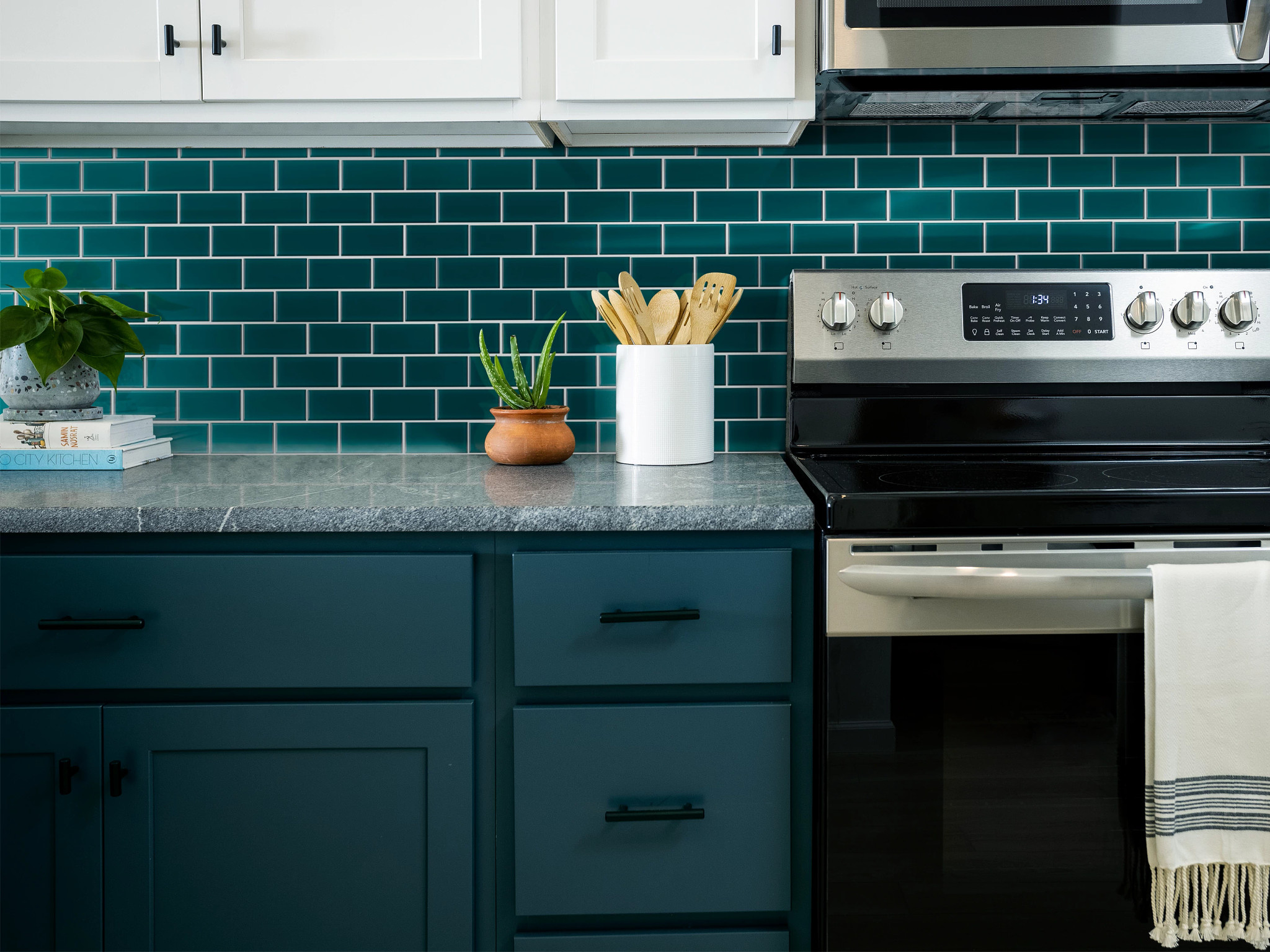 ASCENDANT 2X4 MOSAIC VIRIDIAN ROOM