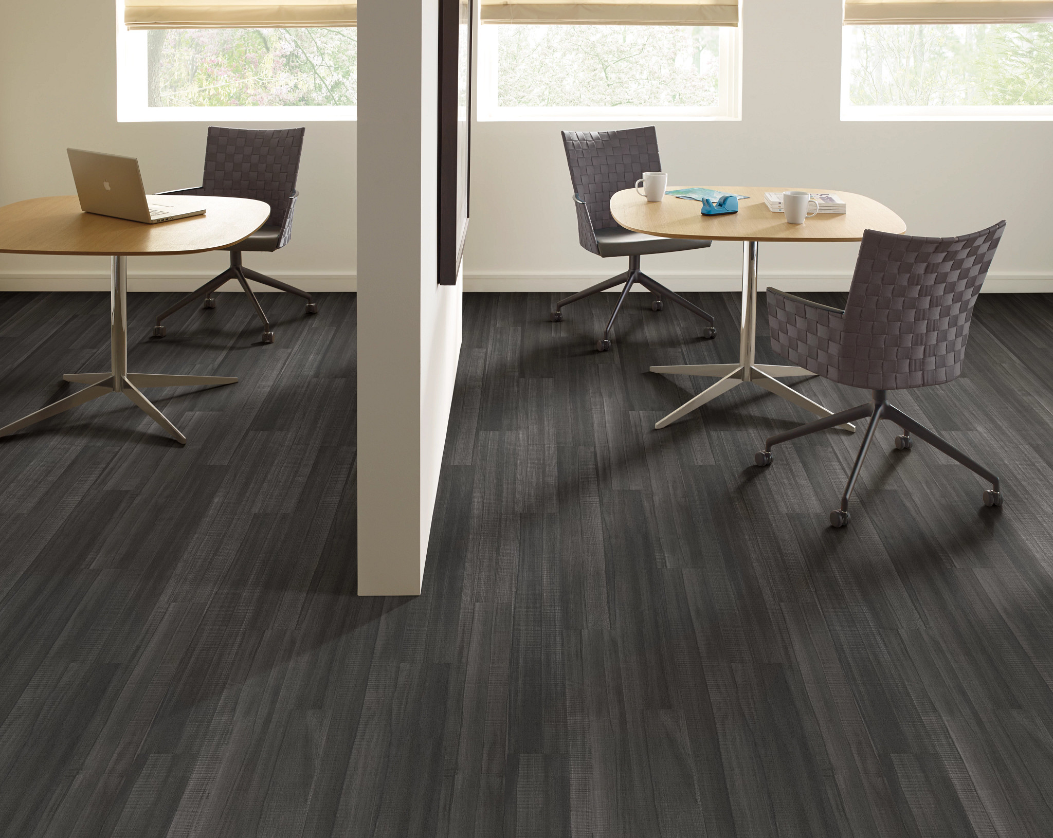 IN-THE-GRAIN-II-20-MIL-5525V-EMBER-05016-room-image